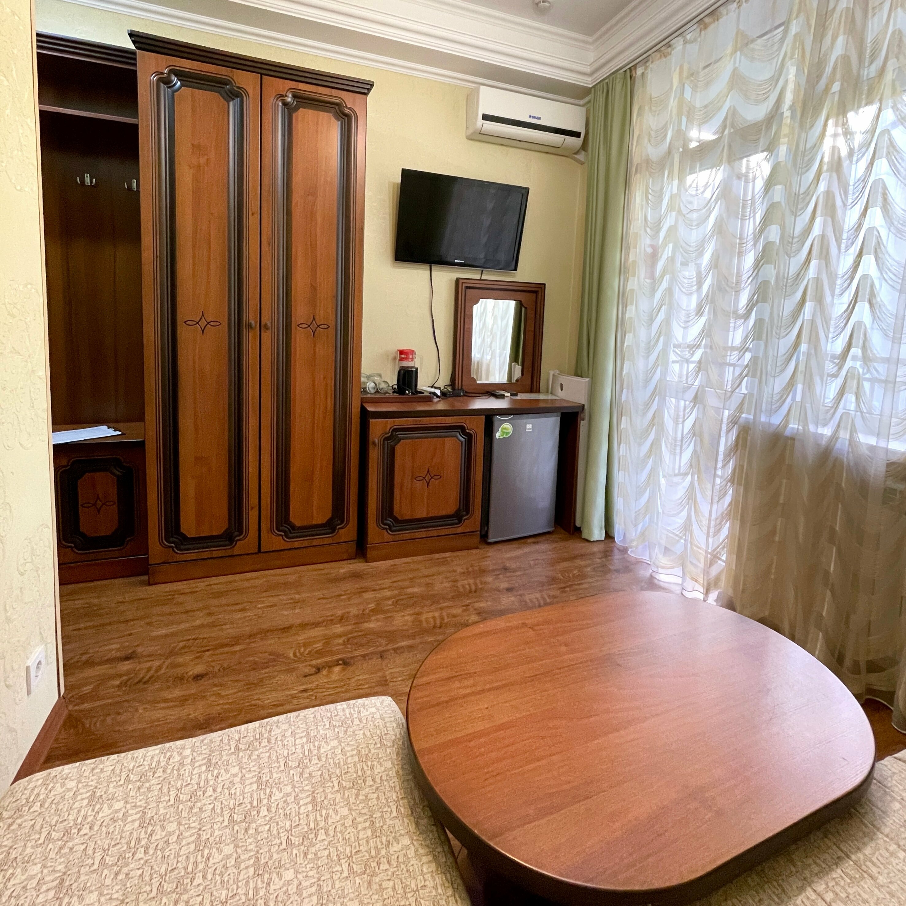 Двухместный номер с диван-кроватью и балконом