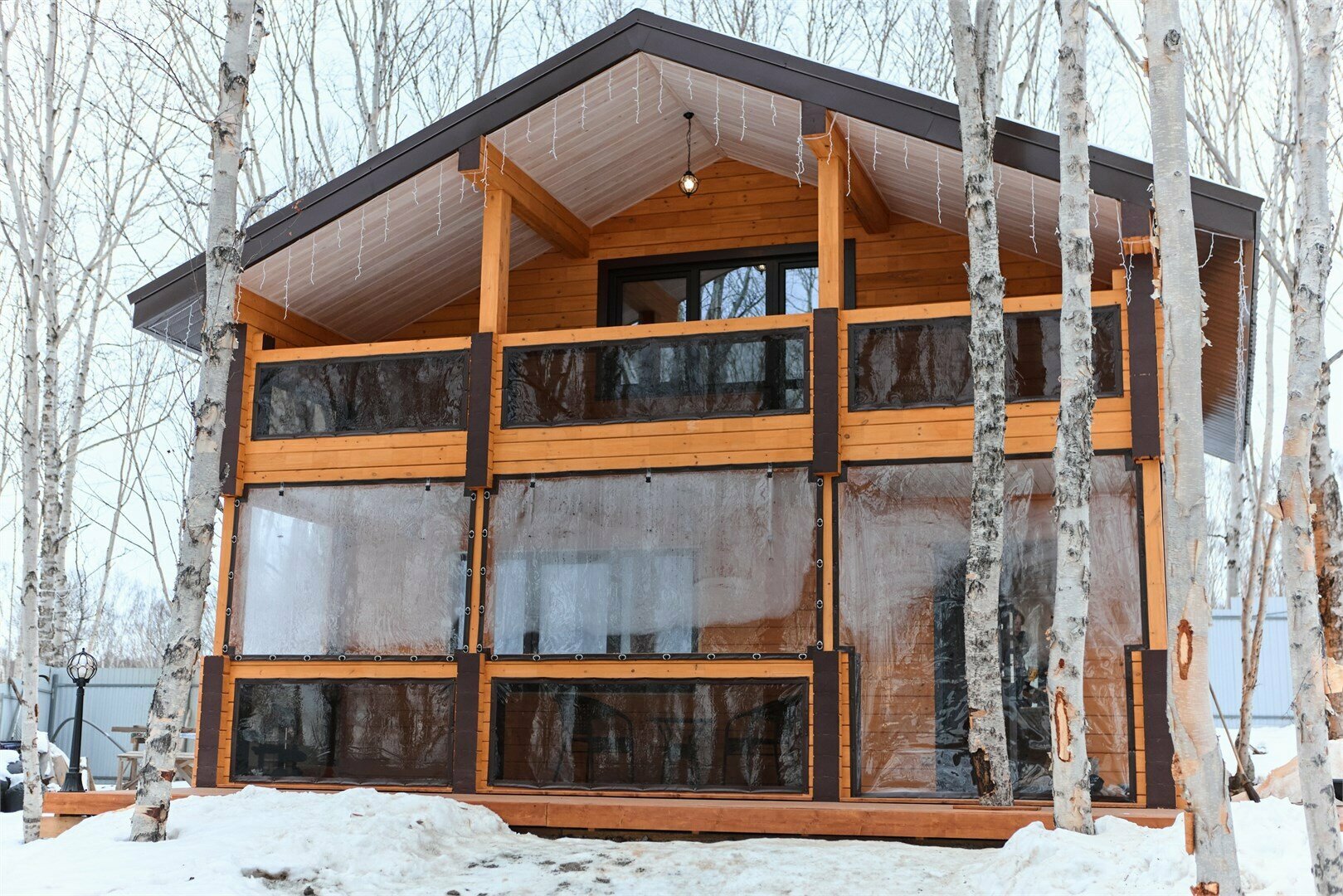 Двухэтажный дом с баней 