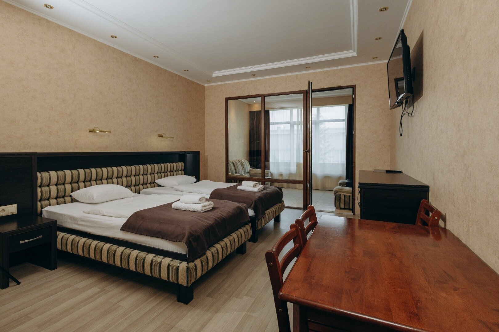 Полулюкс с кухней