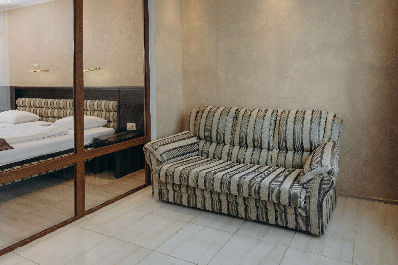 Полулюкс с кухней