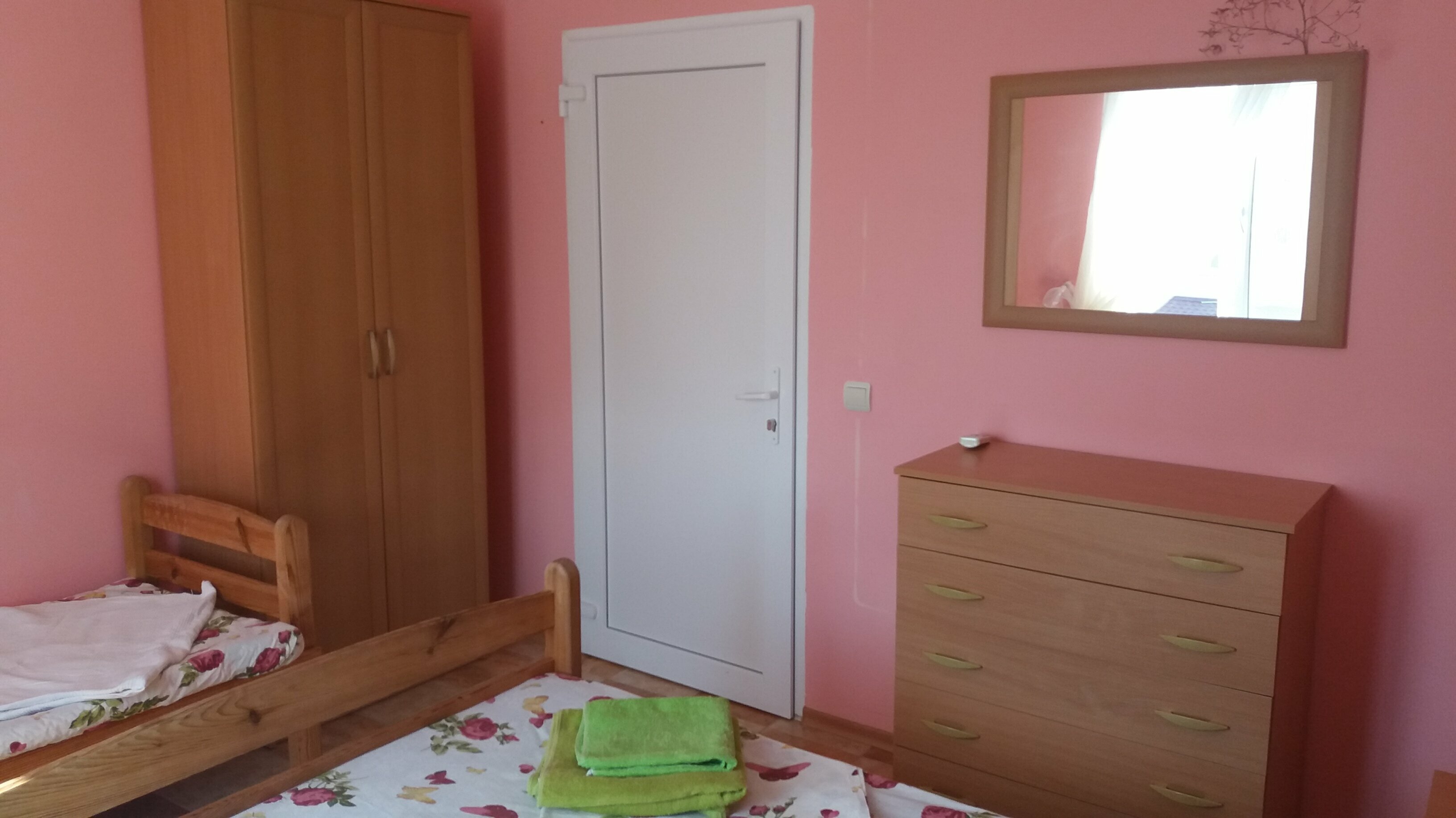 Трехместный номер эконом-класса