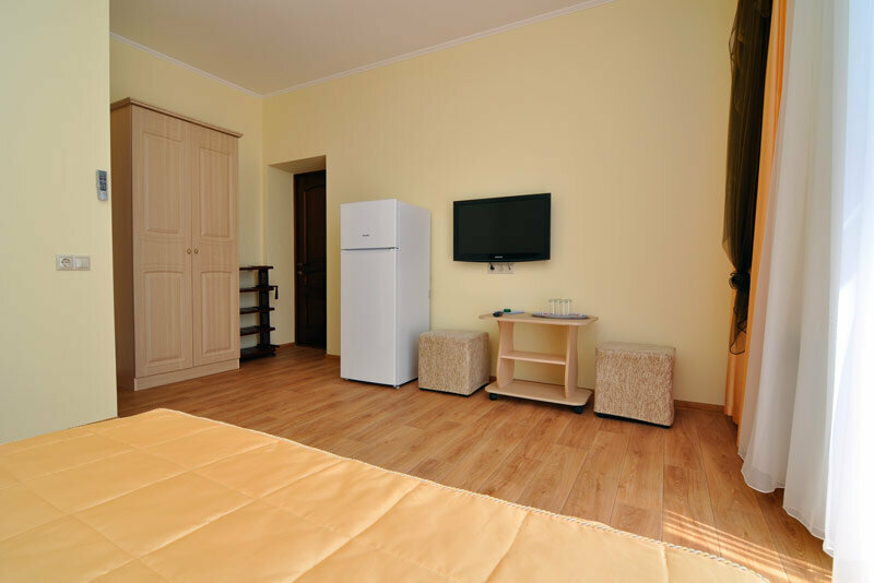 Трехместный номер с балконом