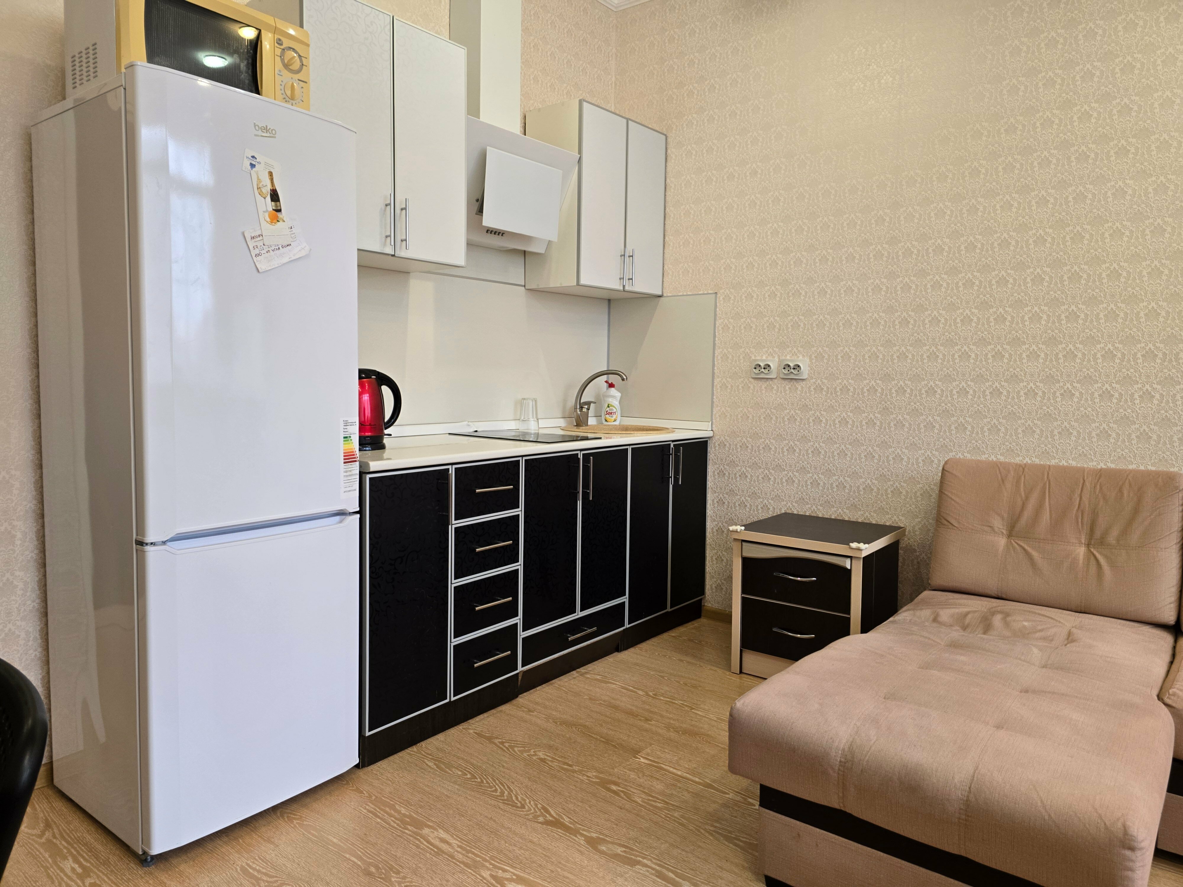 Просвещения 118