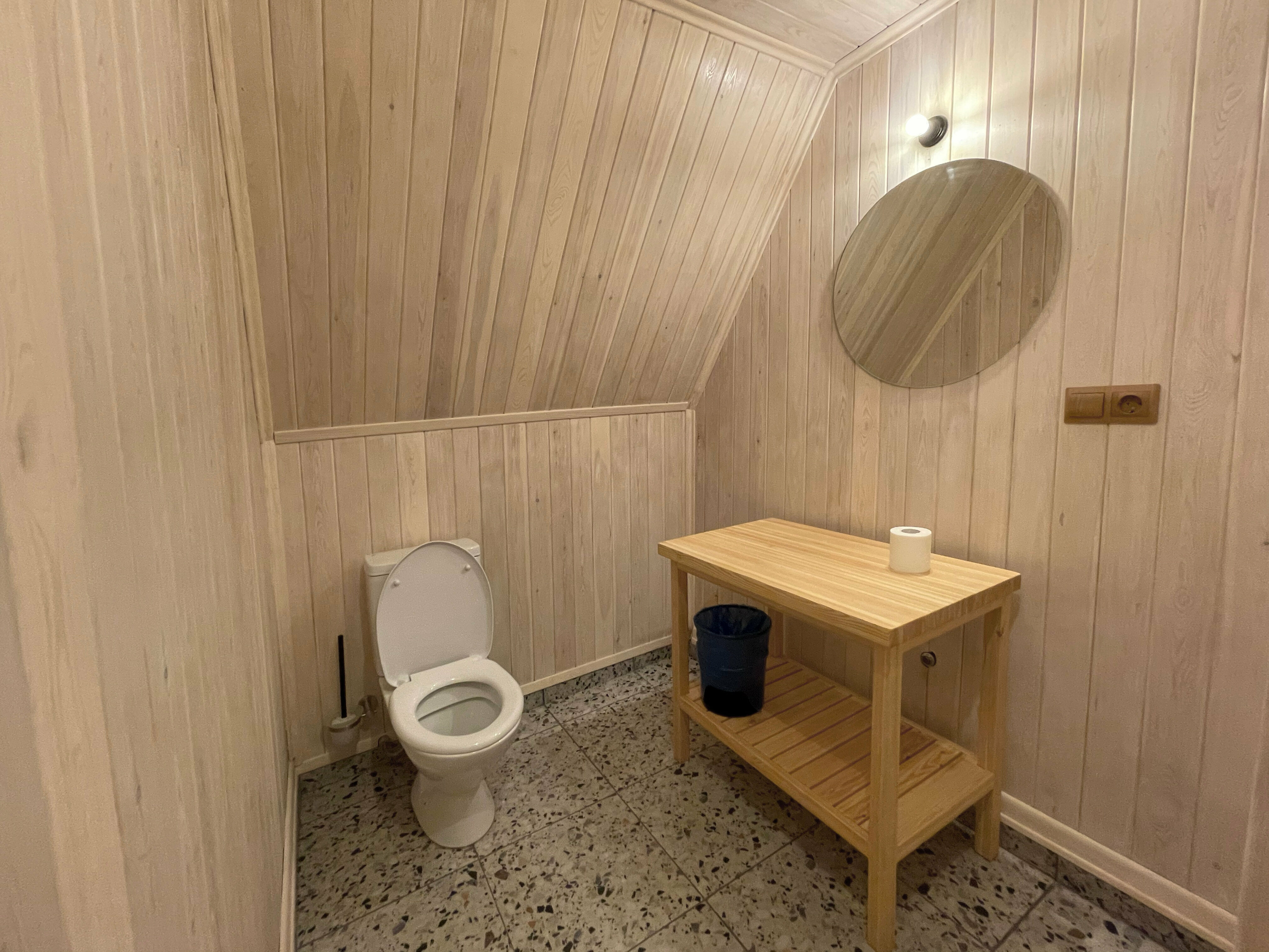 Бюджетный двухместный номер с общим санузлом на этаже