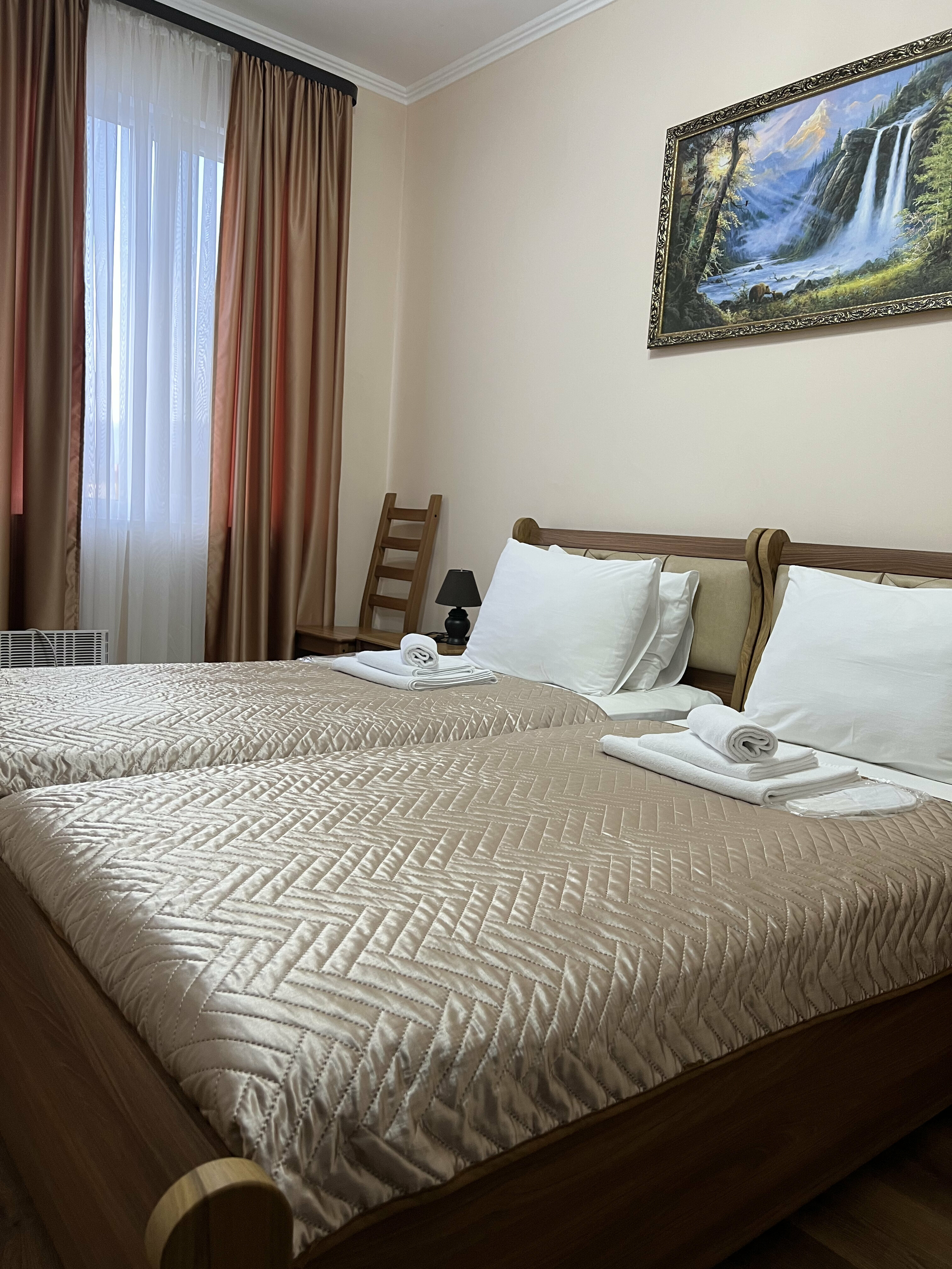  Двухкомнатный четырехместный номер Делюкс №12