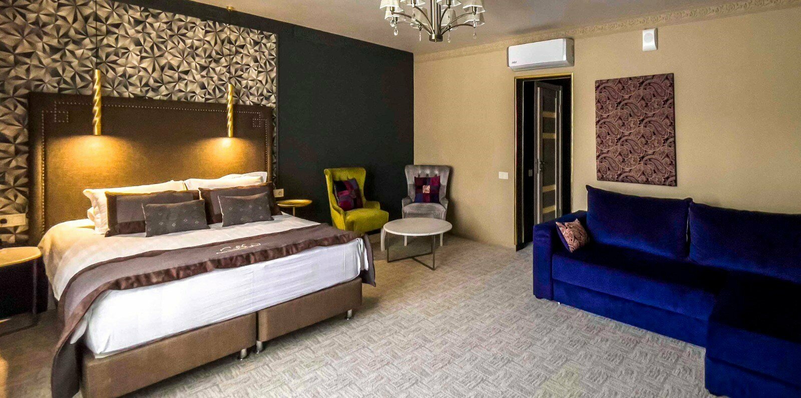 №8 ПОЛУЛЮКС GRAND DELUXE SUITE (37 м²)