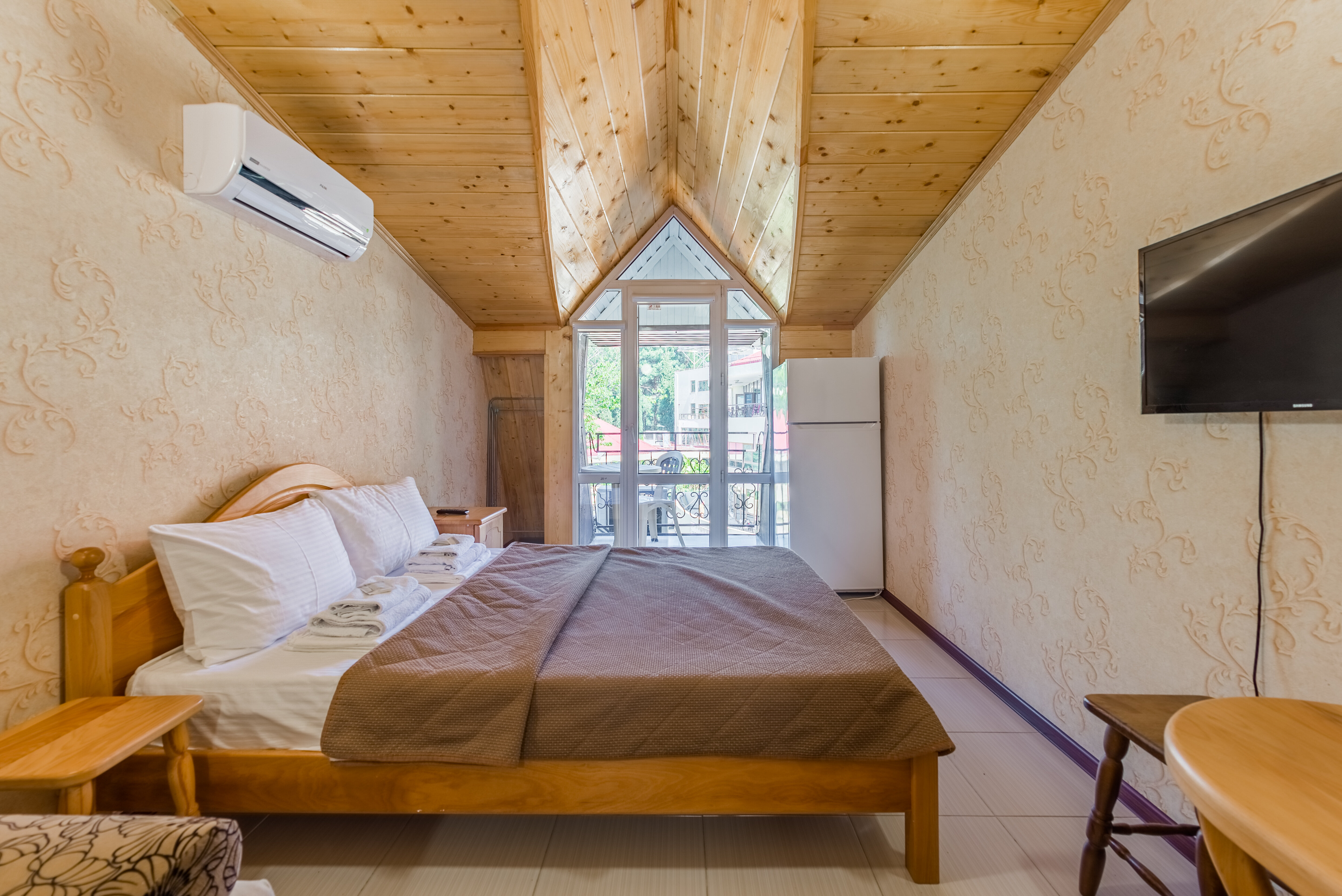 Улучшенный трехместный номер с видом на море