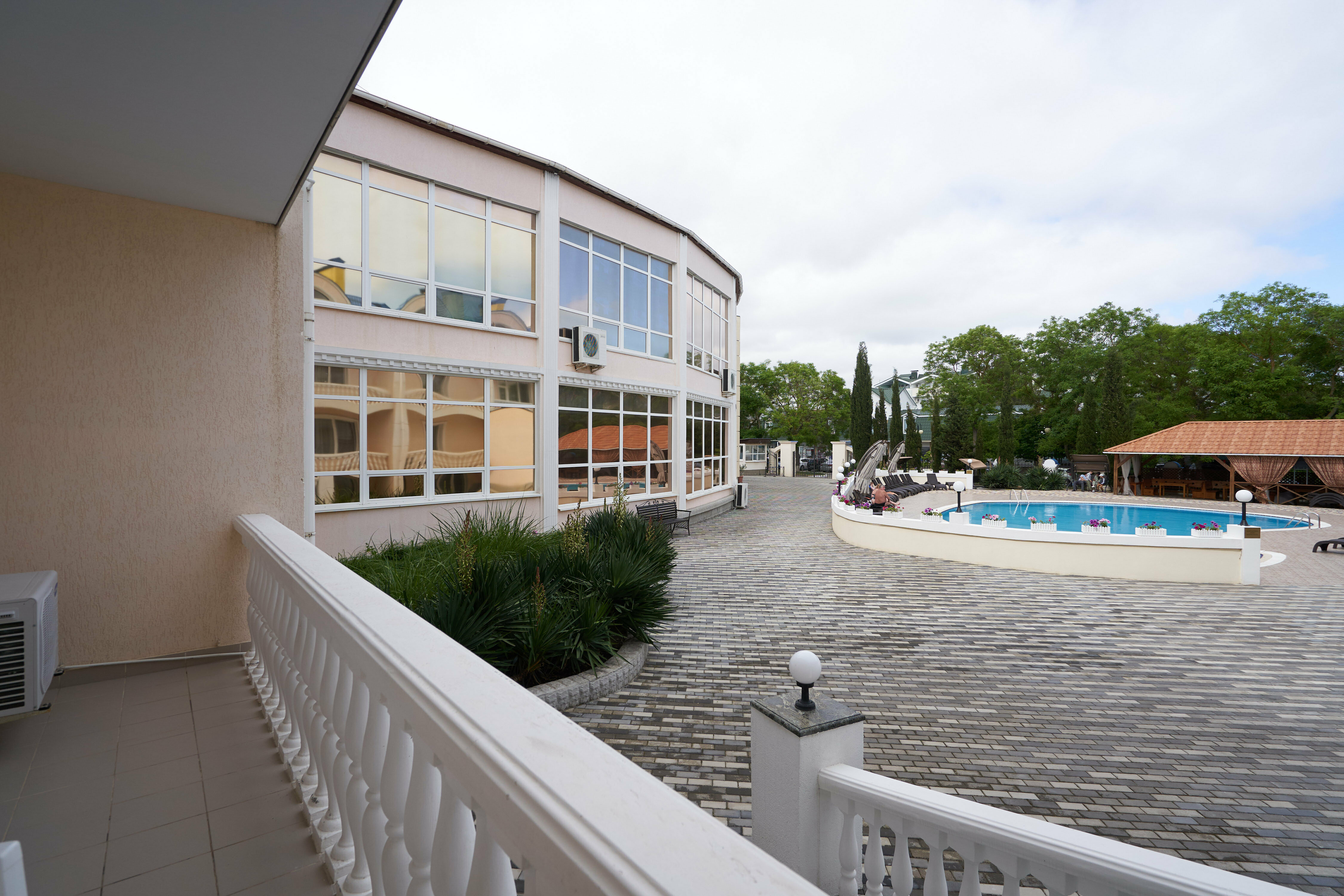 Четырехместный номер с балконом