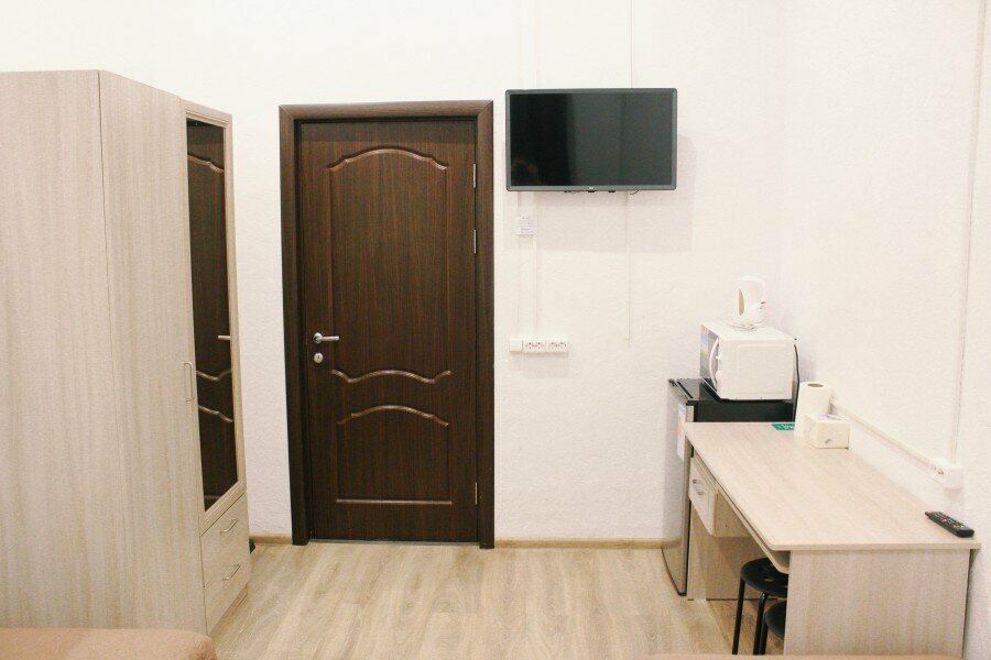 Одноместный номер эконом с душем и туалетом вне номера