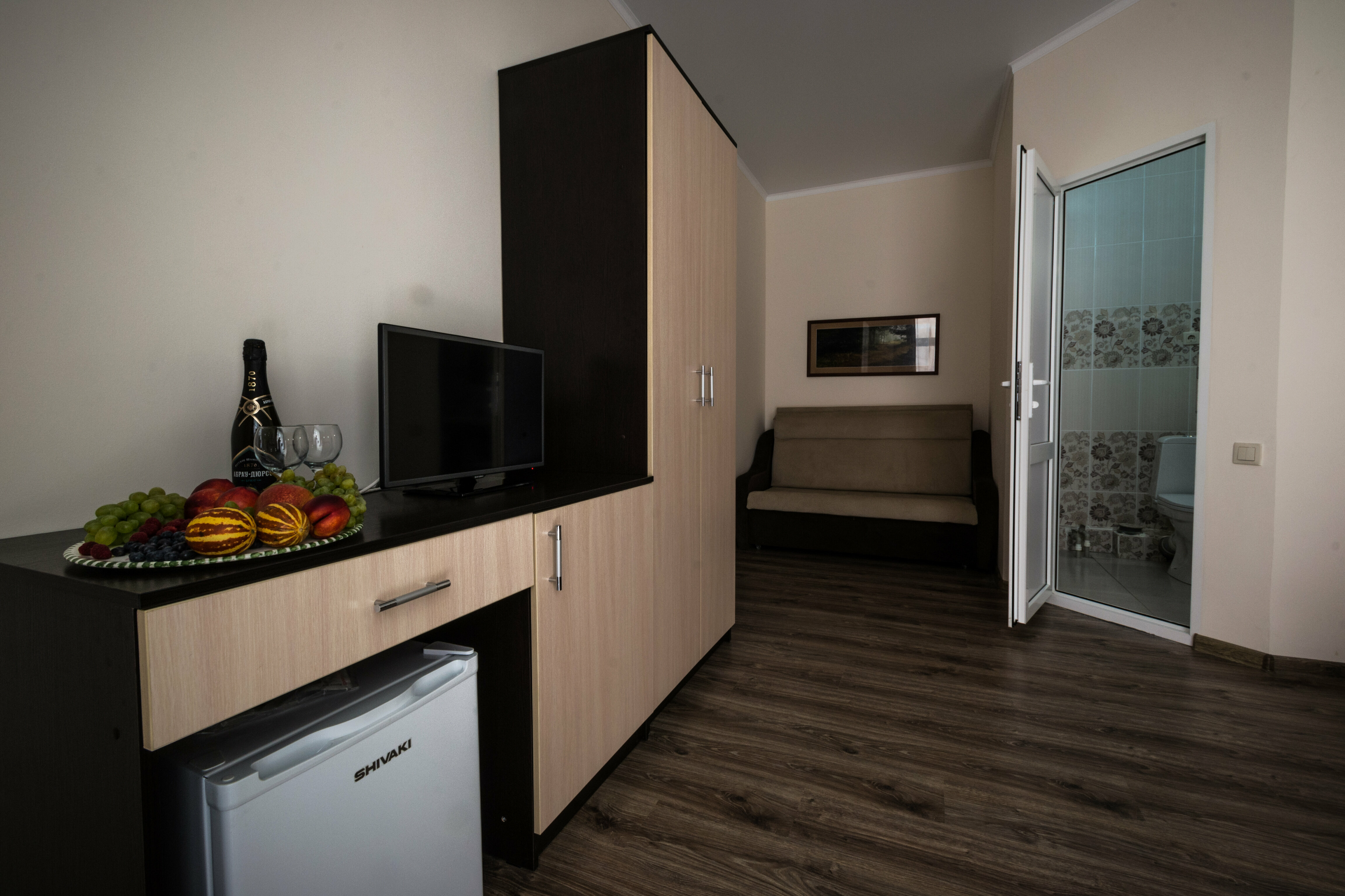 Четырехместный номер с ванной комнатой