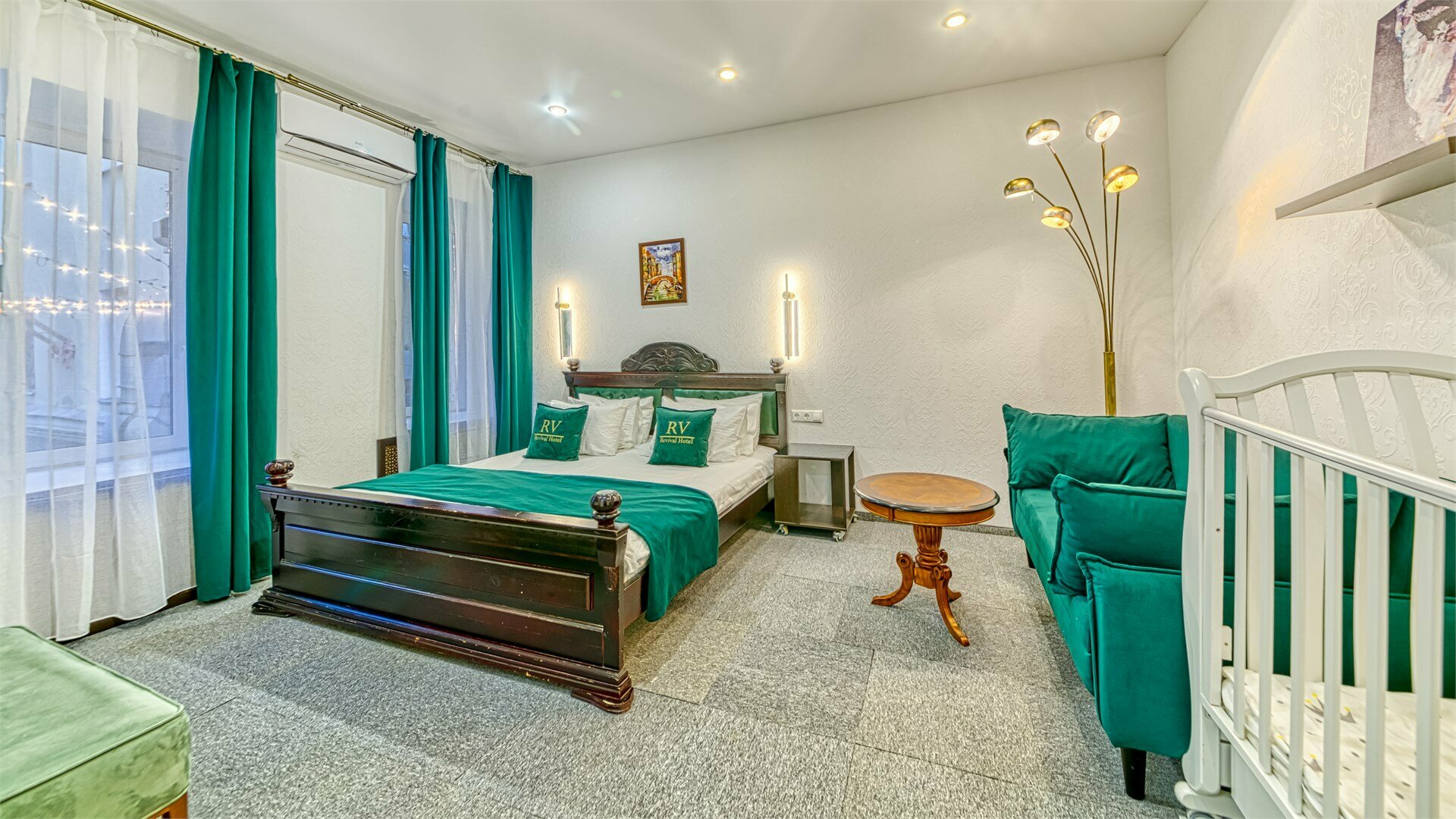 Двухкомнатные апартаменты с кухней  и персональной сауной