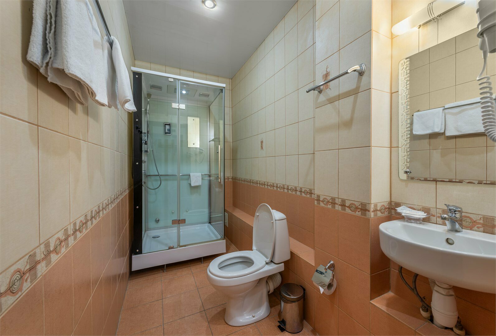 Стандарт/Standard Double Room (однокомнатный номер с одной двуспальной кроватью)