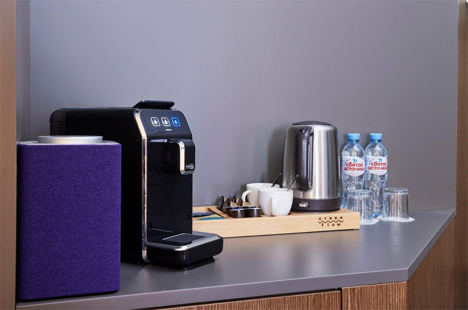 GREEN FLOW SUITE с одной двуспальной кроватью, видом на горы и диваном-кроватью в гостиной зоне (с 2 балконами)