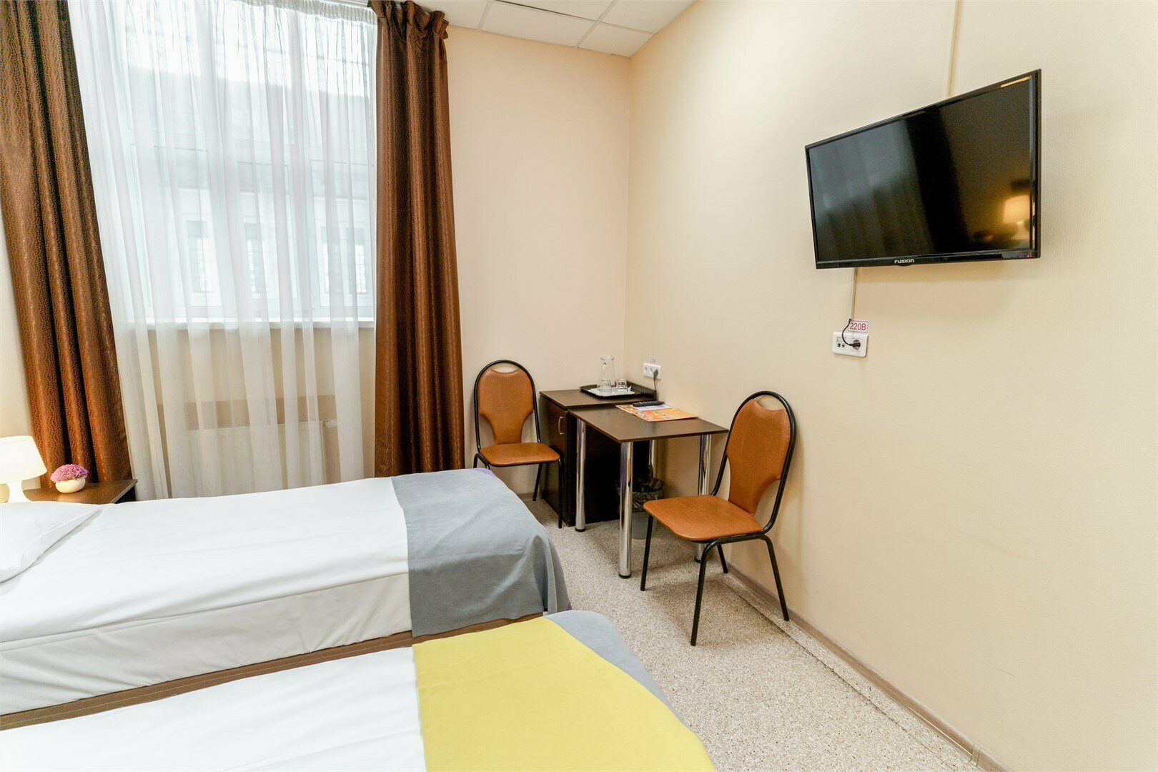 Двухместный номер  TWIN с удобствами на блок (205/1, 205/2, 304/1, 304/2)