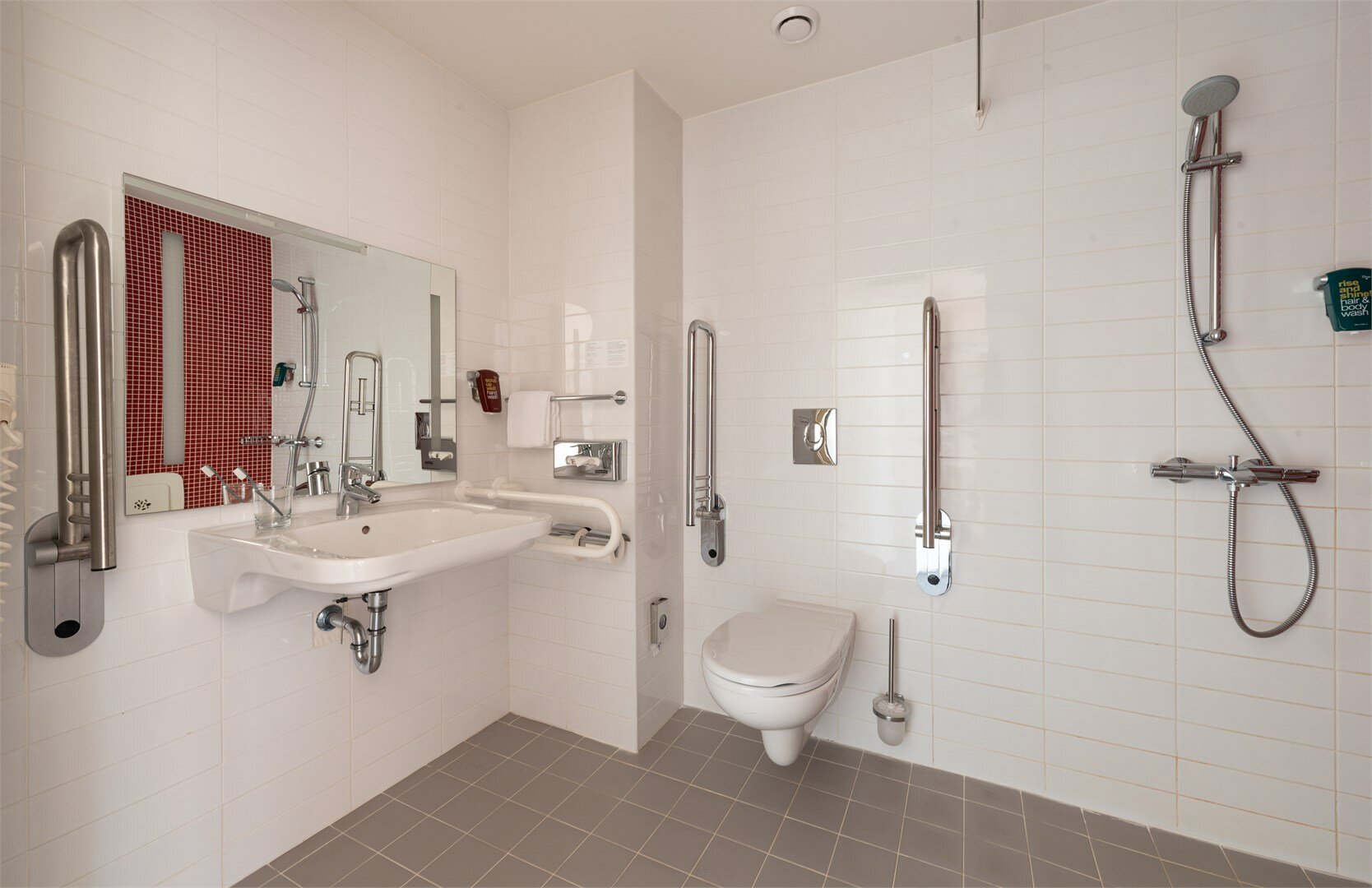 Стандарт с двуспальной кроватью для гостей с особыми потребностями