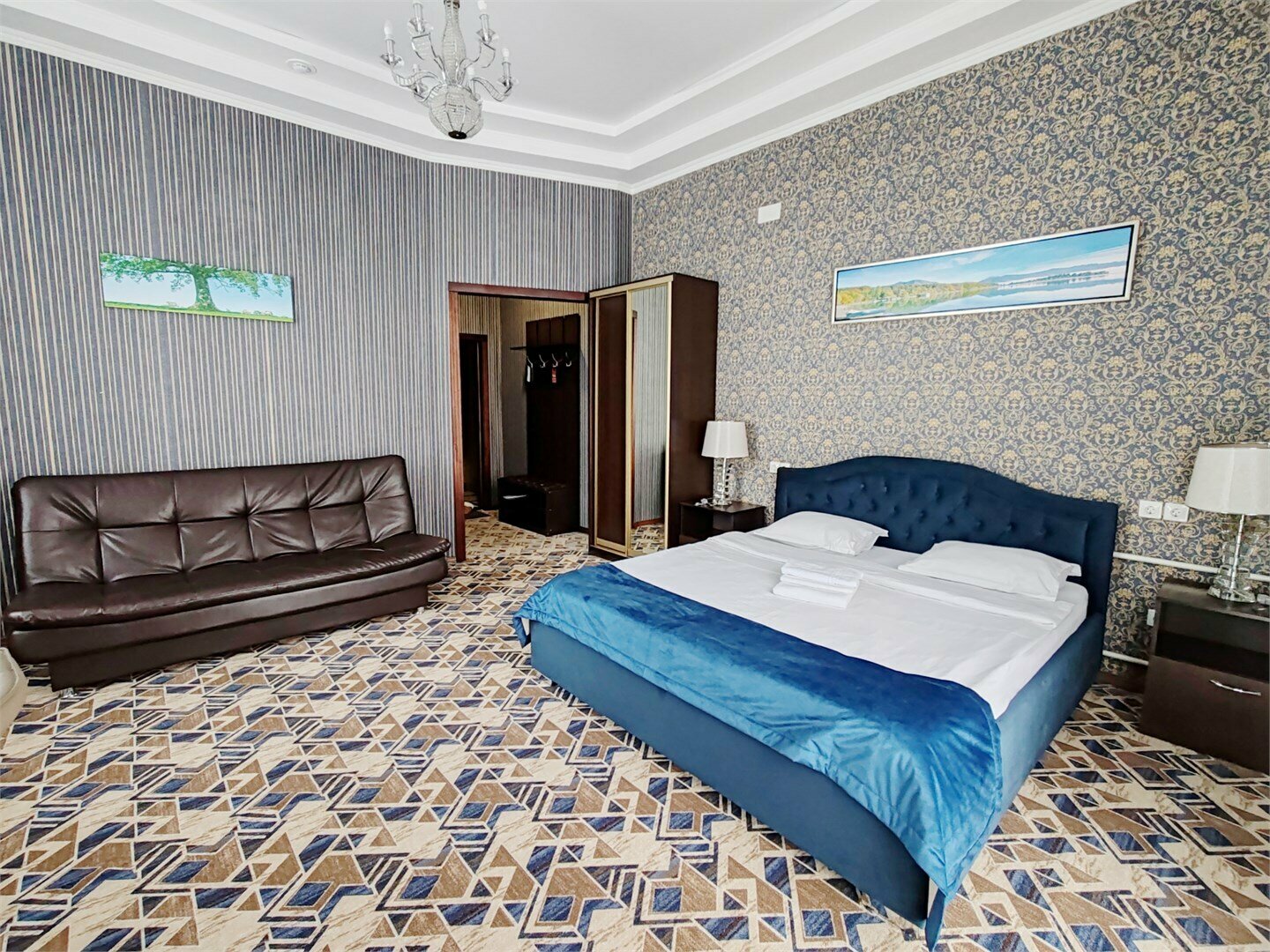 Улучшенный номер с кроватью размера «king-size»