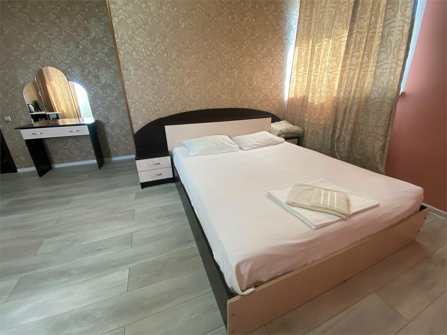 Стандартный двухместный  номер с балконом 1-й корпус