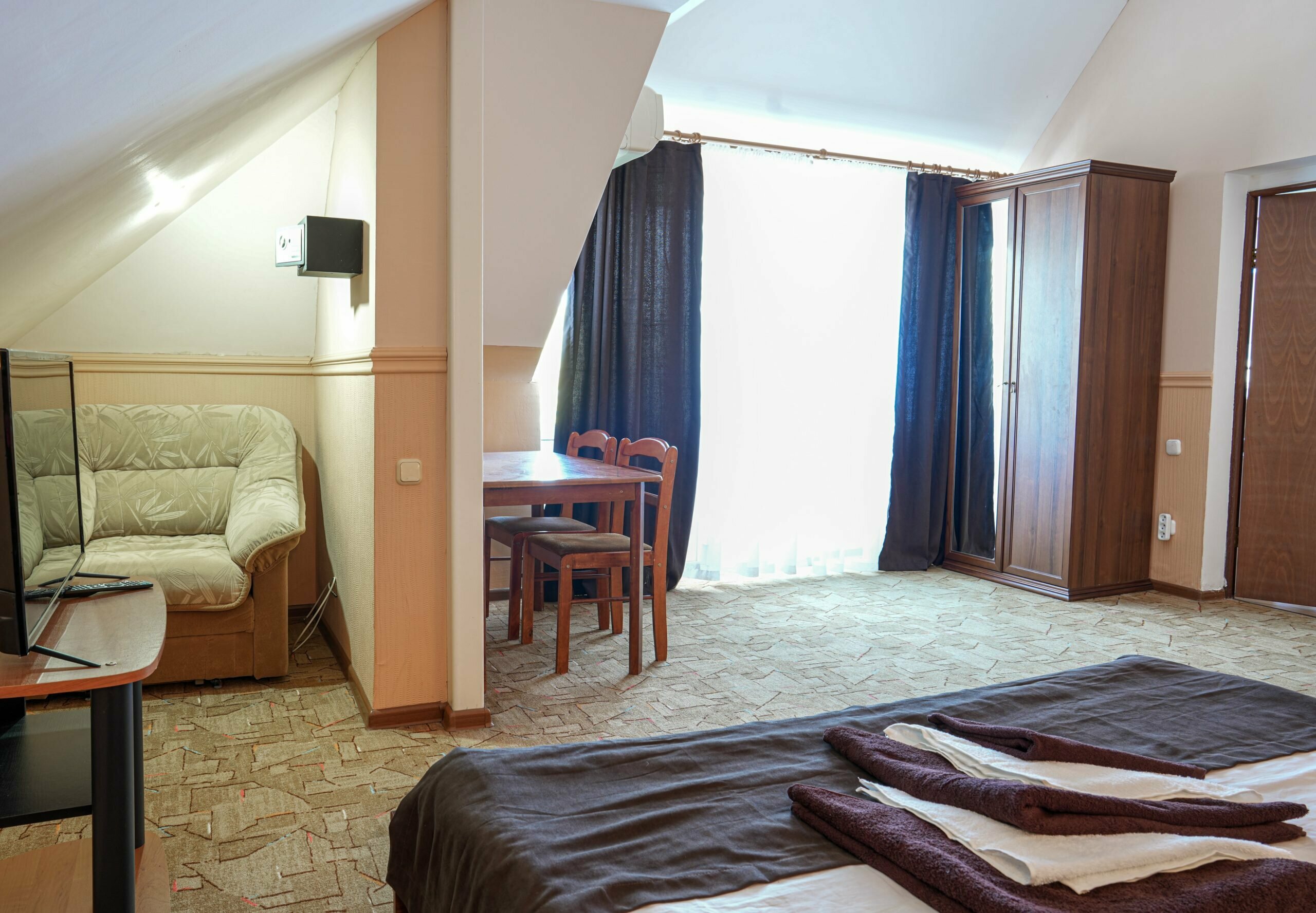 Семейный 2х комнатный номер с балконом (5 человек)