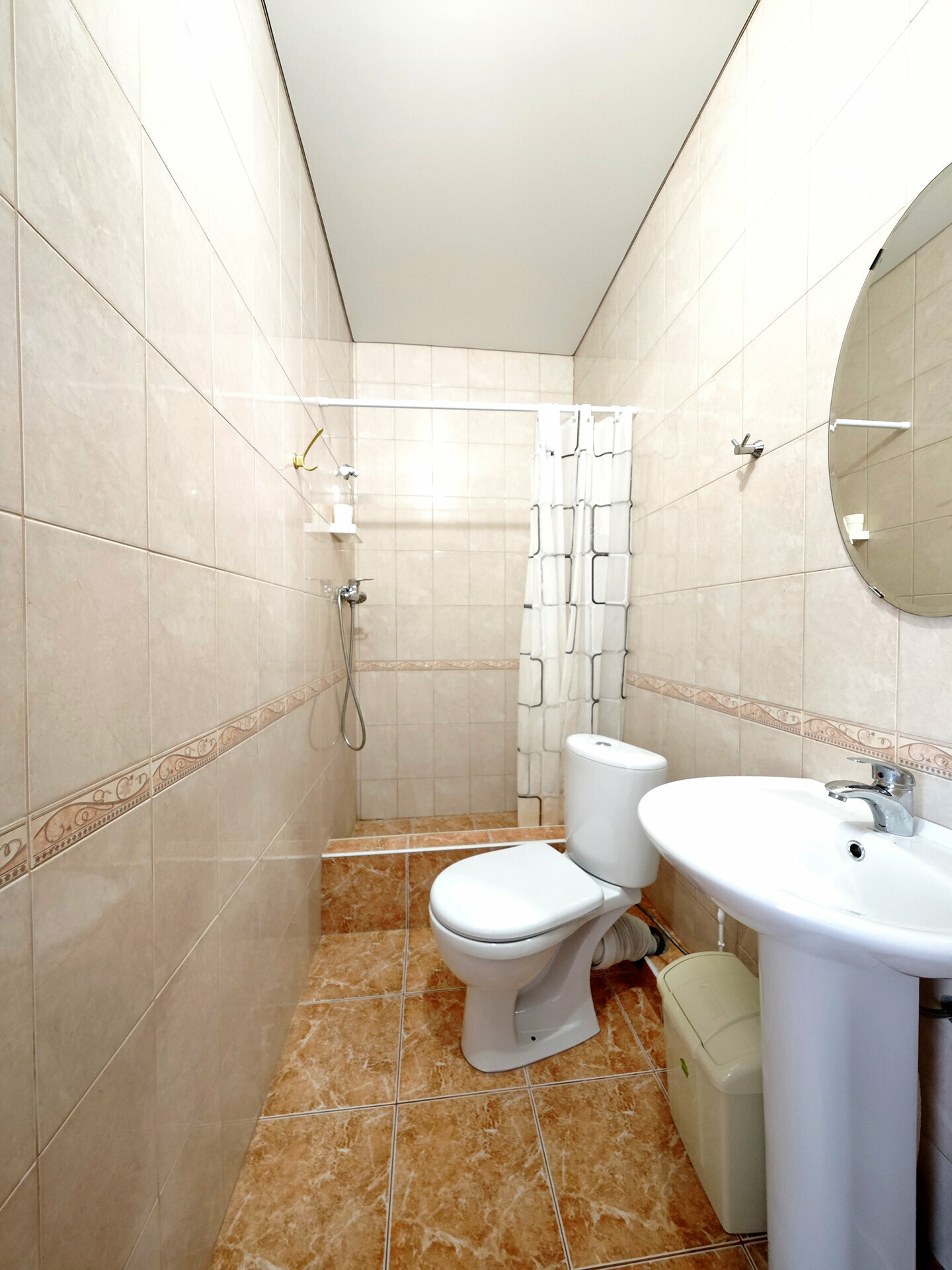 Cемейный номер с собственной ванной комнатой