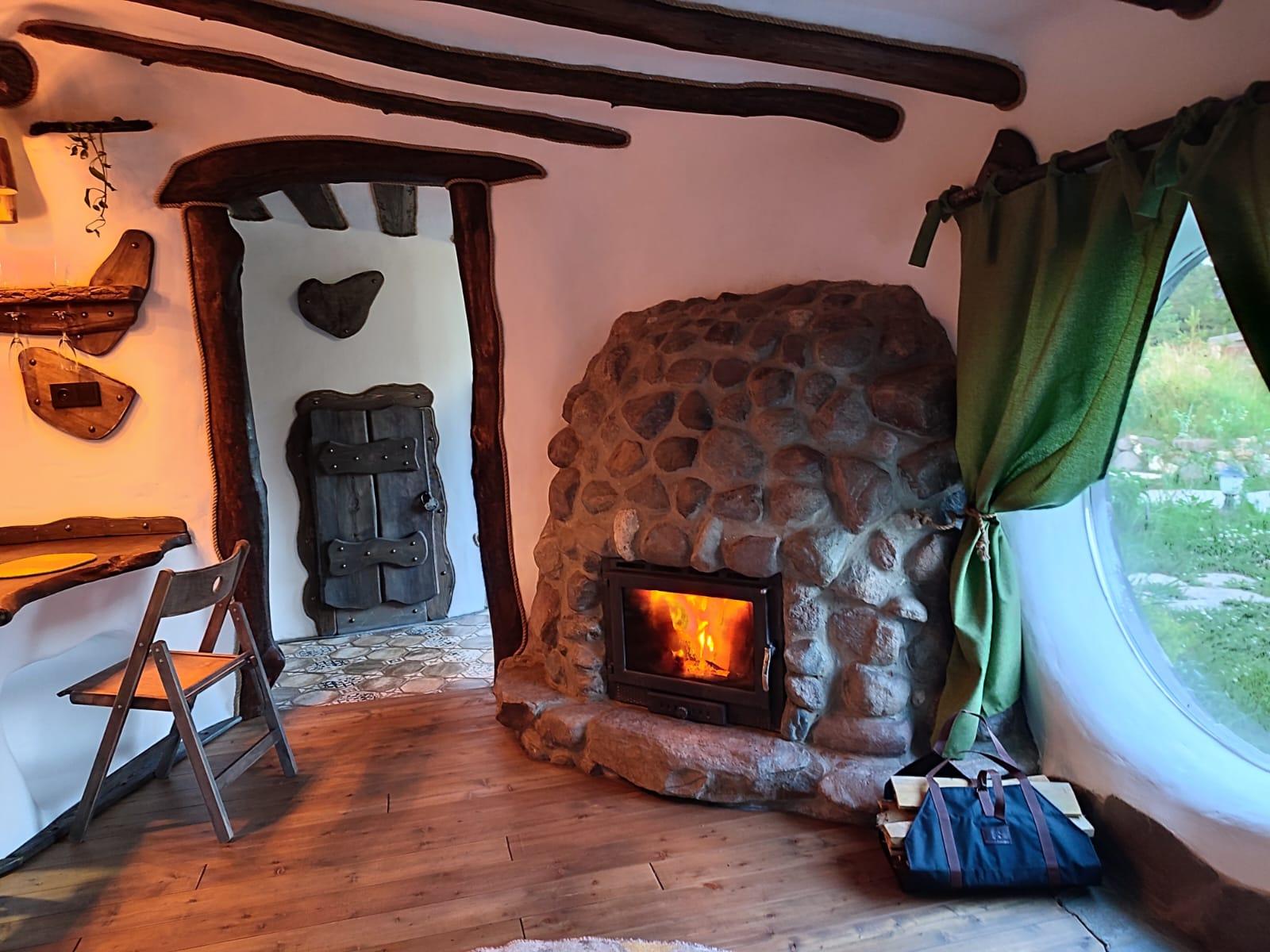 нора МОКИТО заезд с 15:00, выезд до 12:00 (Основное двуспальное место матрас в нише и доп место матрас на пол (односпальный))