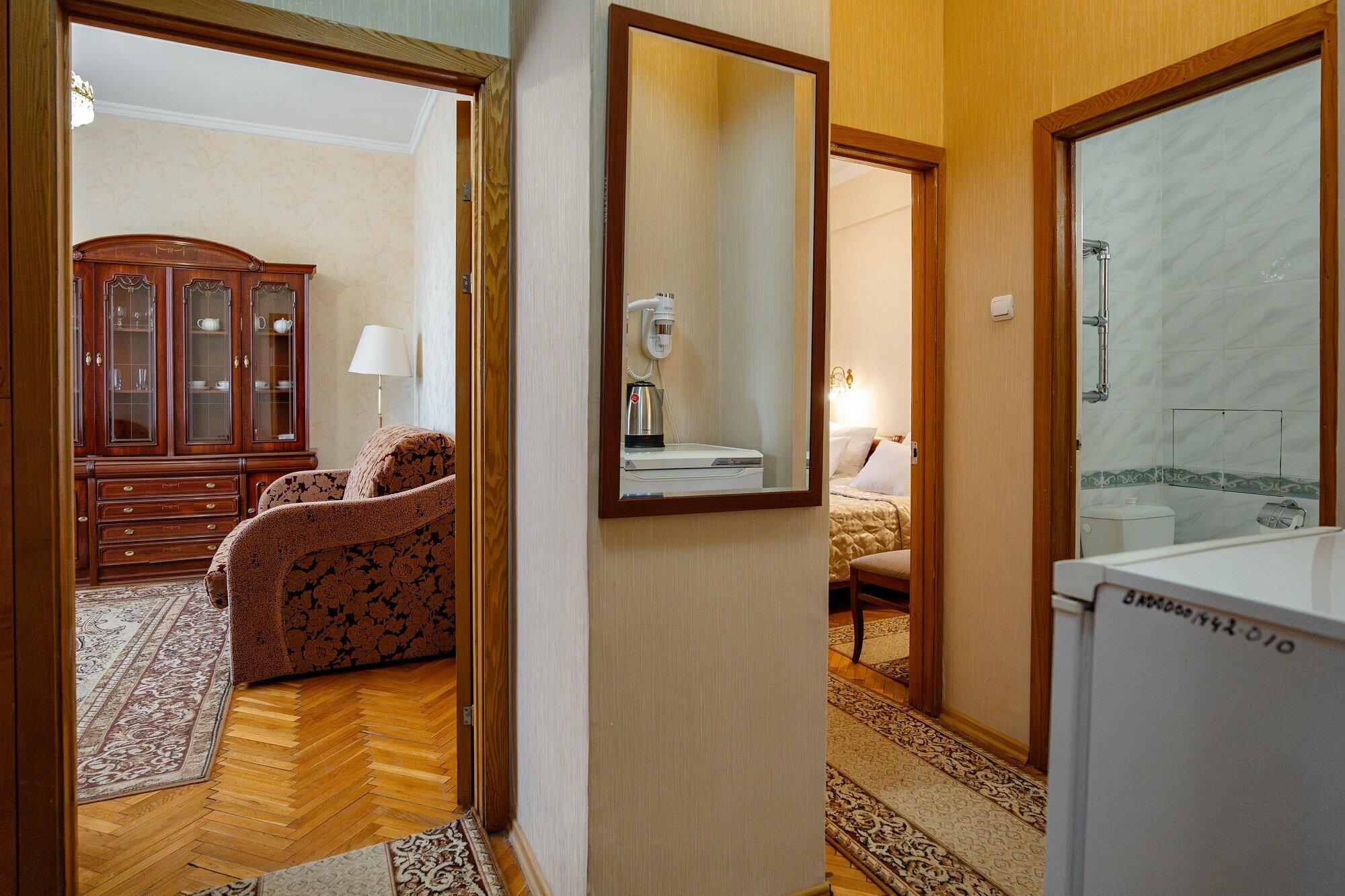 Люкс двухкомнатный (2 корпус) (две кровати)