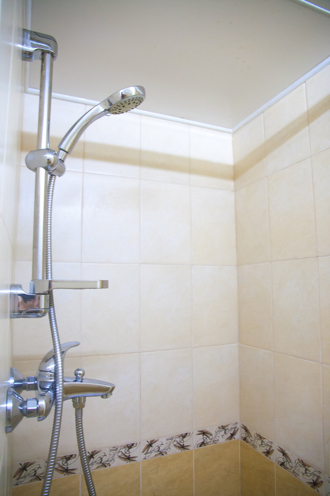 Двухместный номер с 1 двуспальной кроватью вид на улицу (2)