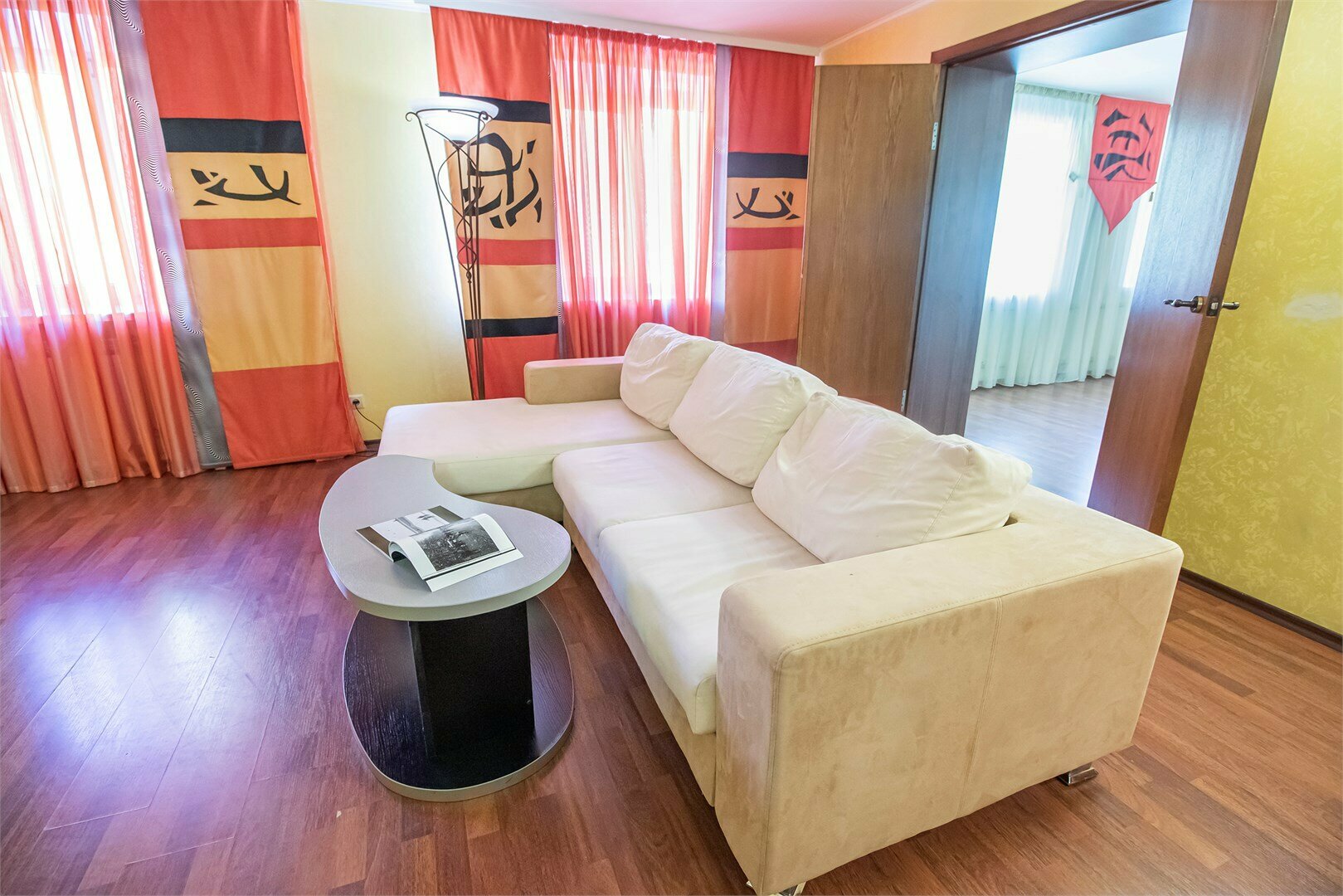 Семейный 2-комнатный с большой ванной