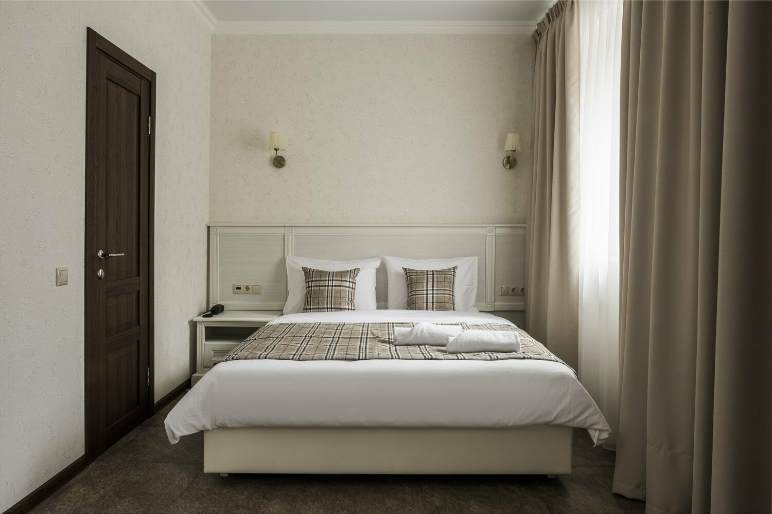 Улучшенный номер с кроватью размера «queen-size»