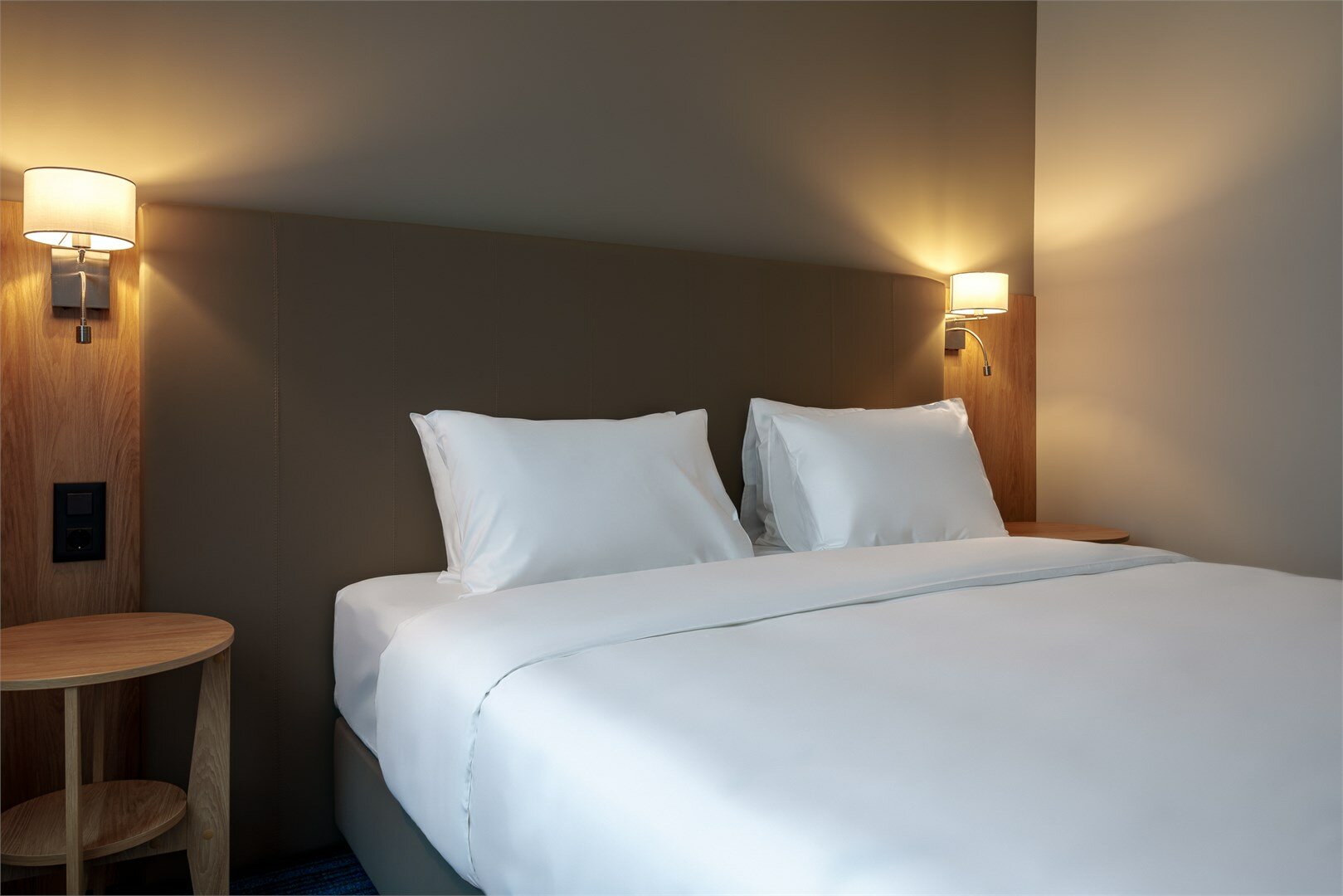 Стандартный номер с видом на город с двуспальной кроватью