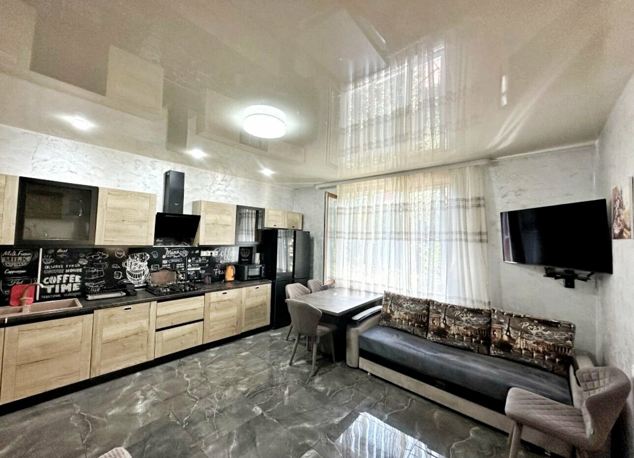 16. Улучшенная студия с отдельным входом.