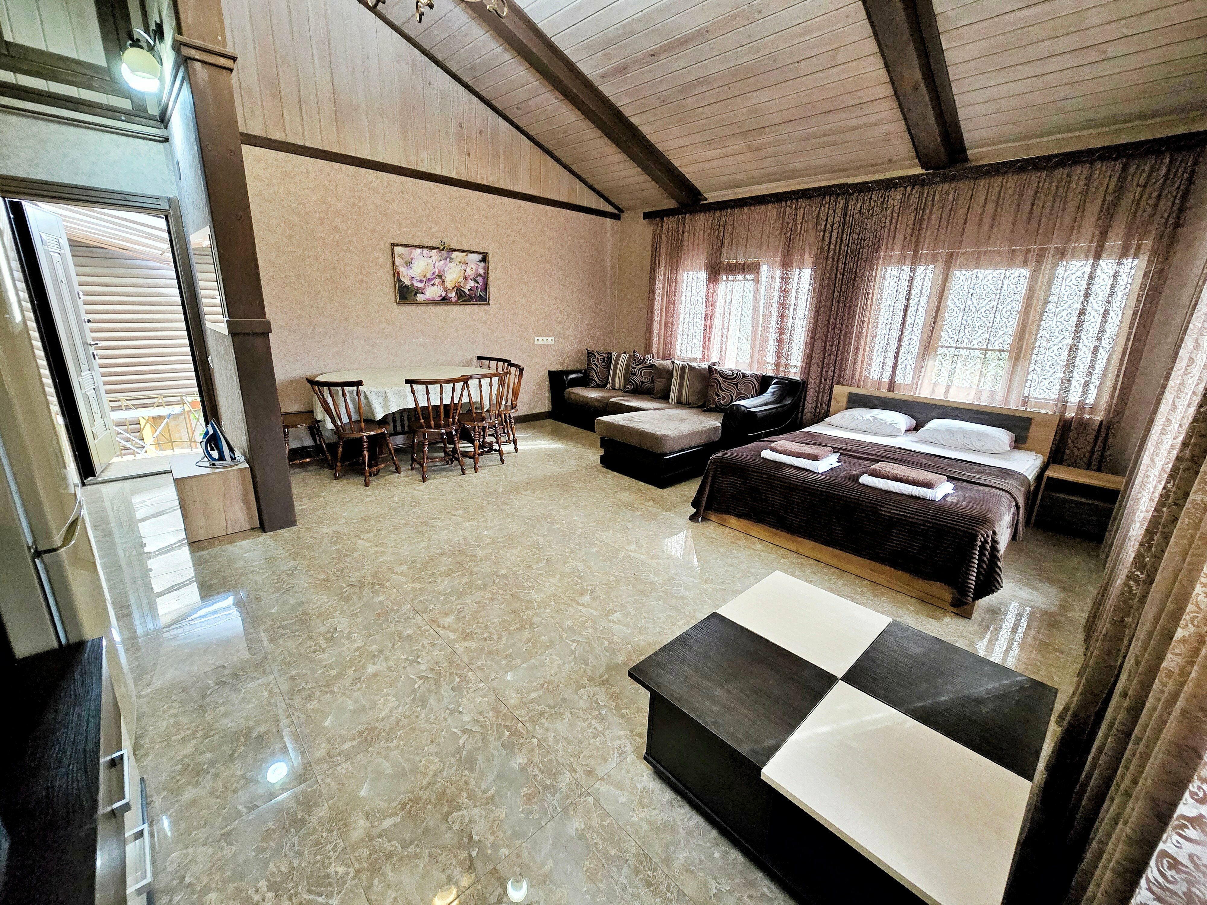 7. Семейный номер на 2-5чел.(2 этаж)