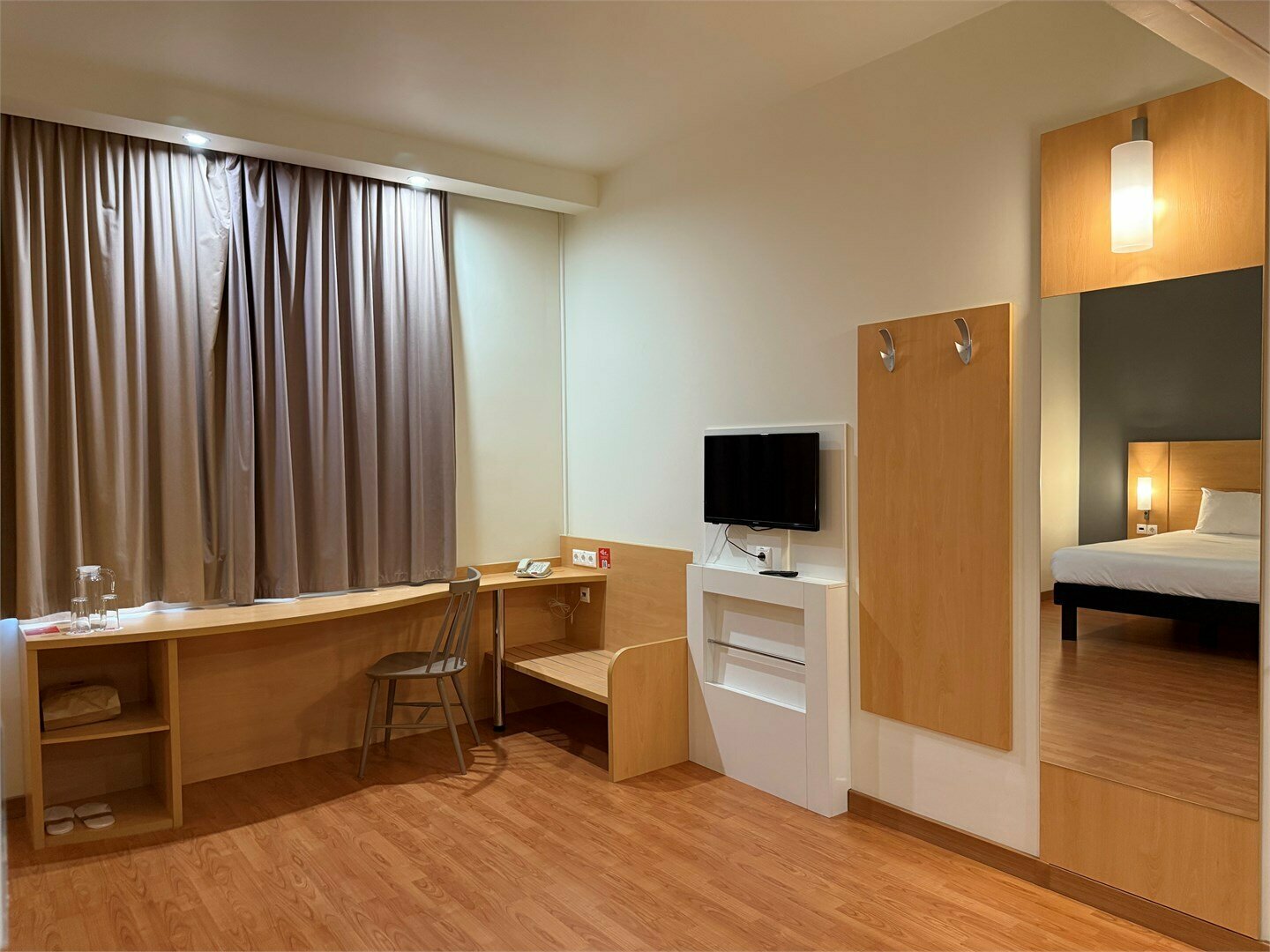 Номер Standard для маломобильных с двуспальной кроватью