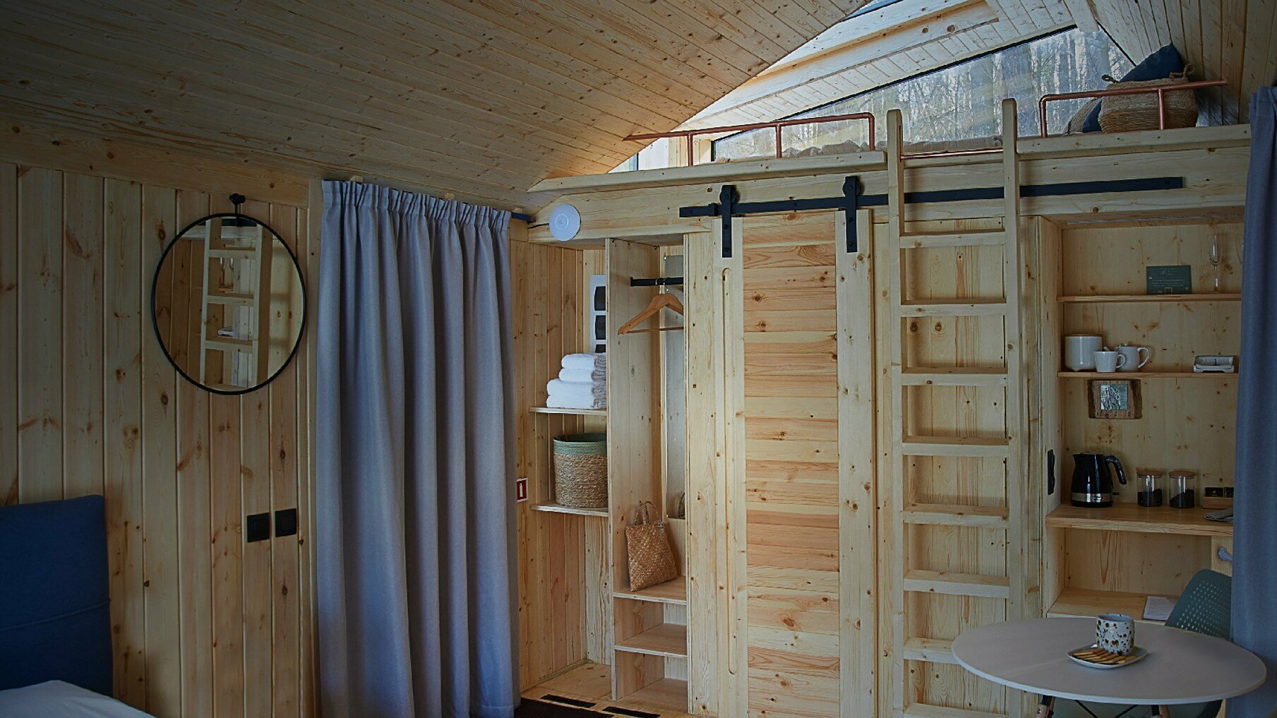 ЭКОДОМ у воды