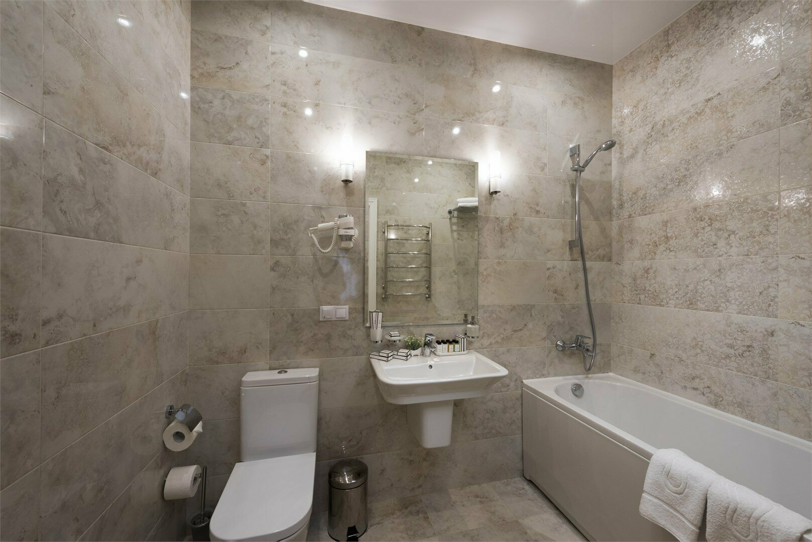 Семейный номер с ванной комнатой