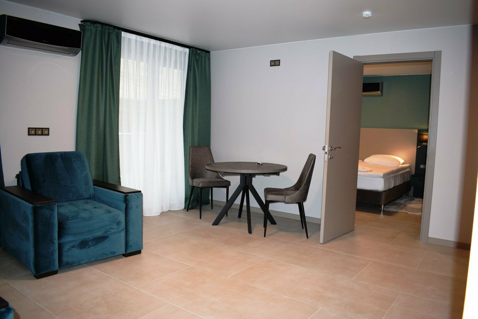 Апартаменты с 1-ой спальней с балконом