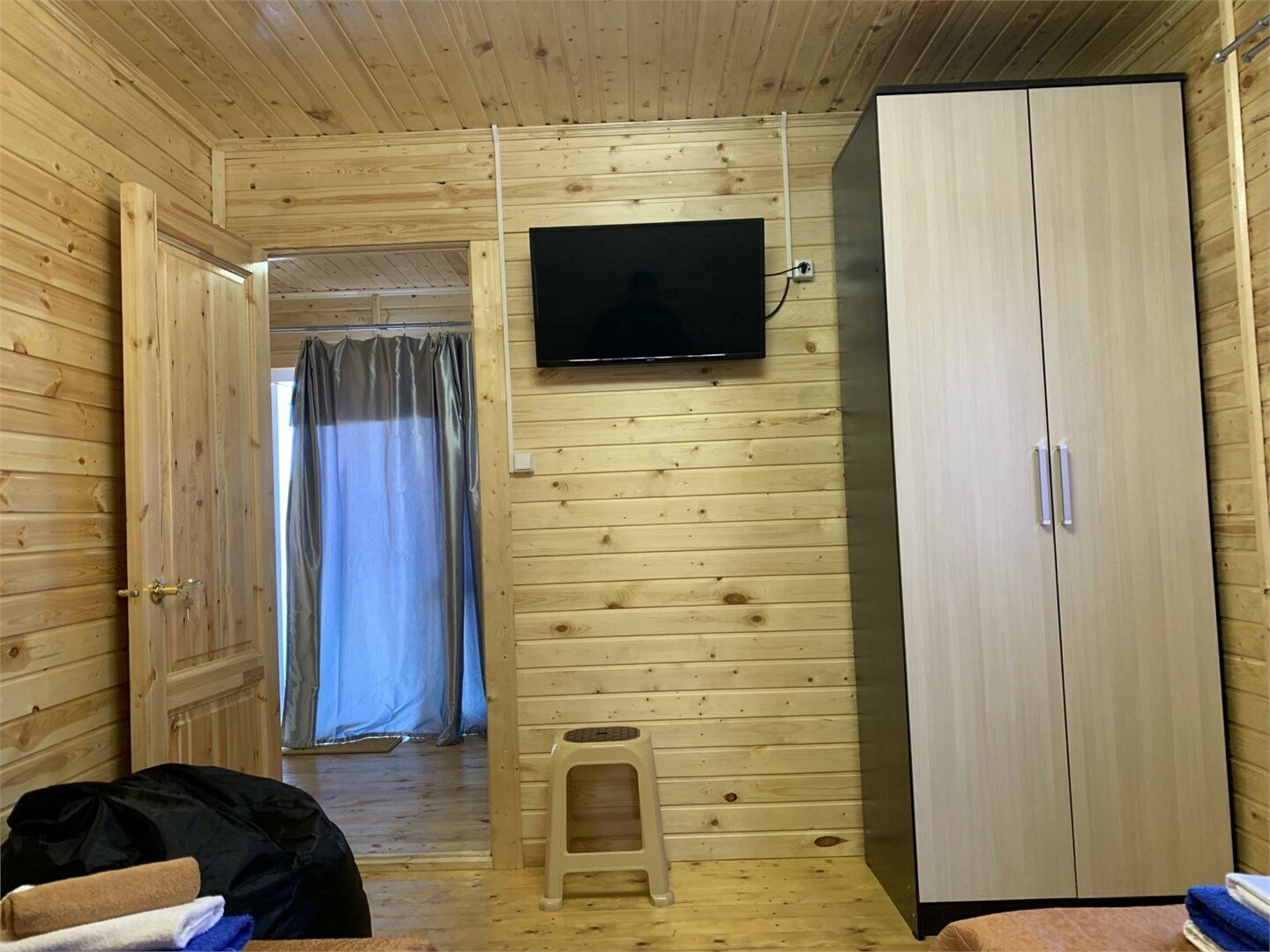 Коттеджный городок "Морской"  2-комный  4 -местный № 1, 2, 3