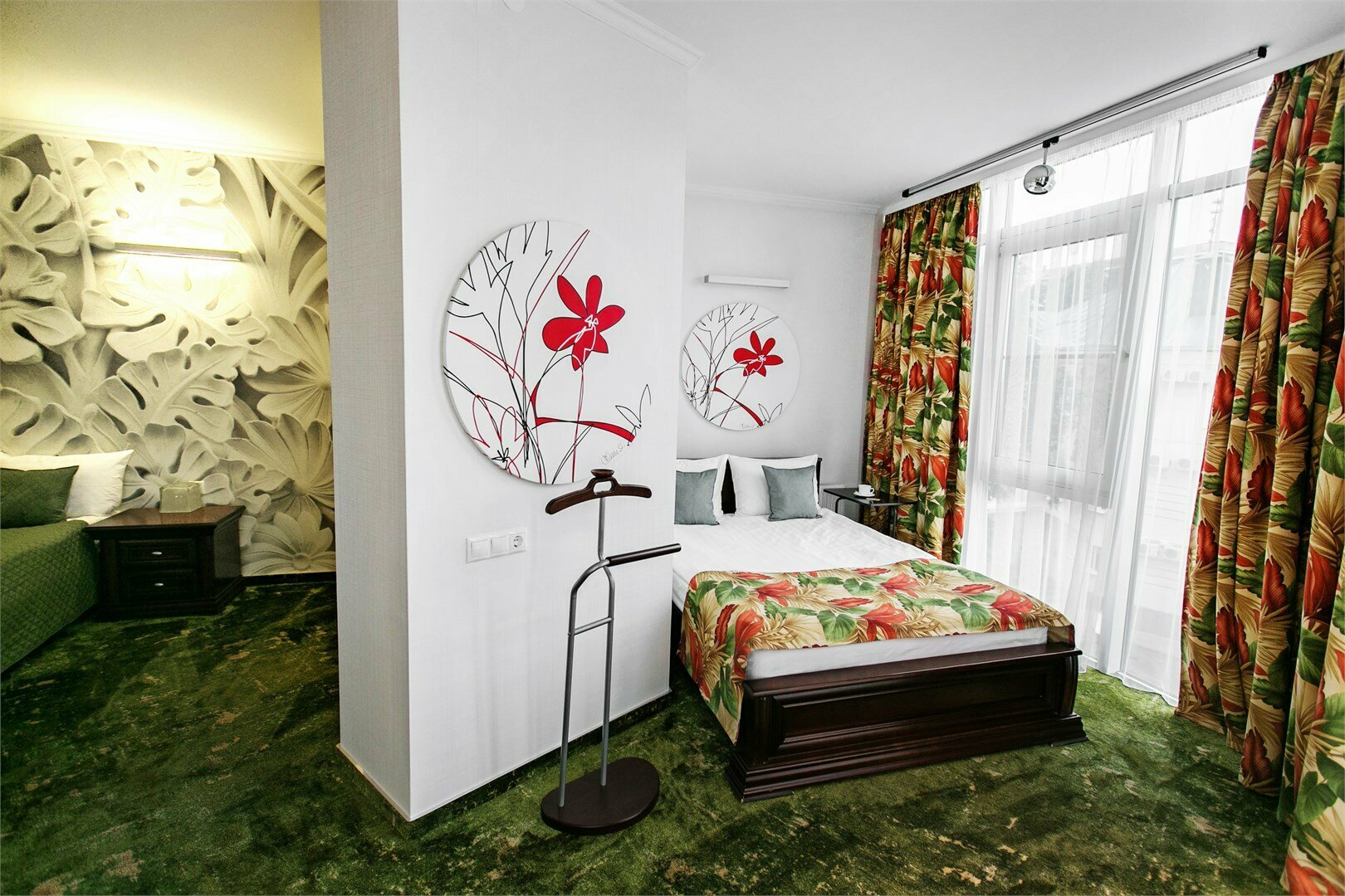 ДЕЛЮКС С ДВУМЯ КРОВАТЯМИ