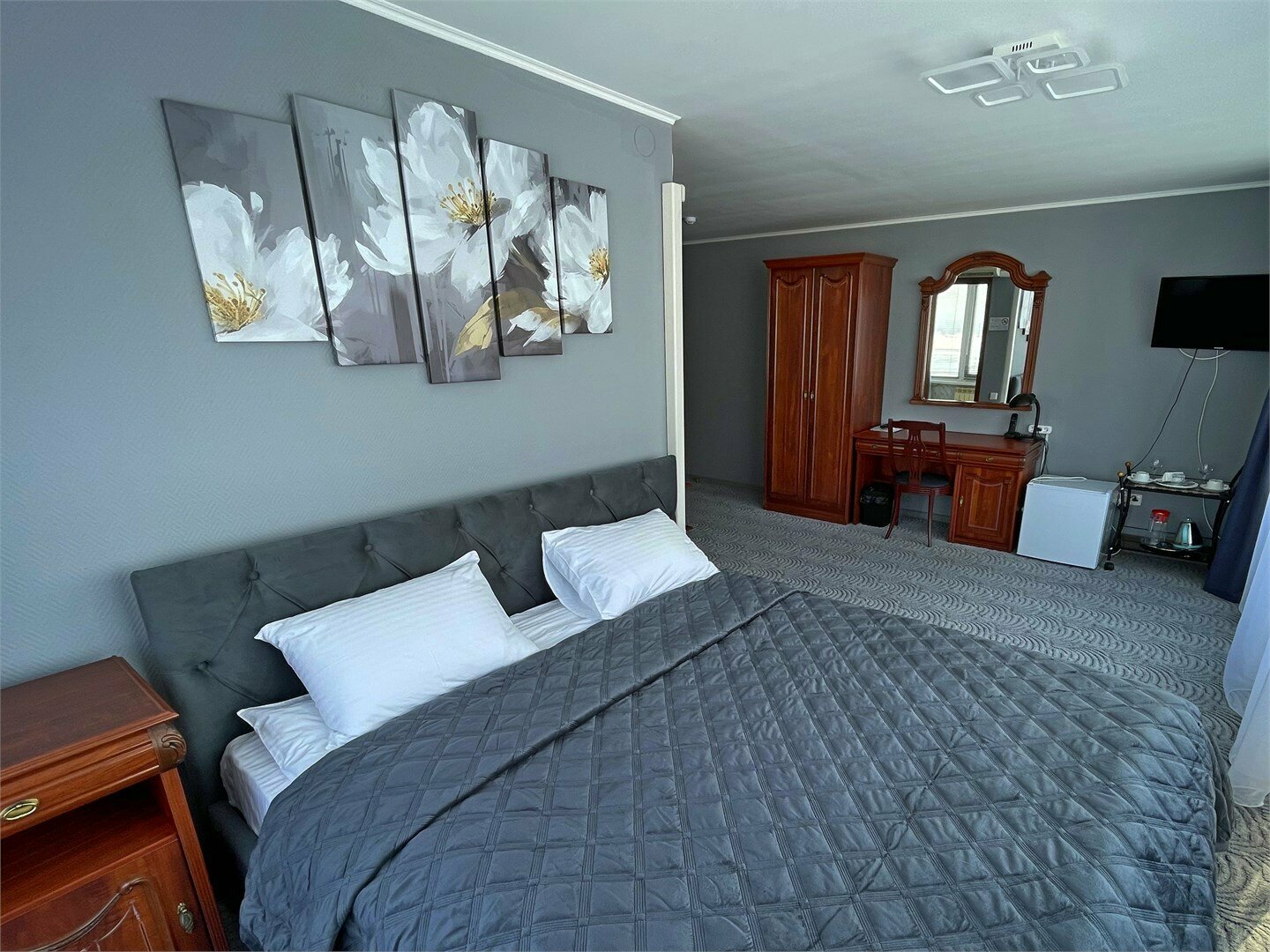 Номер-студия с кроватью размера «king-size»