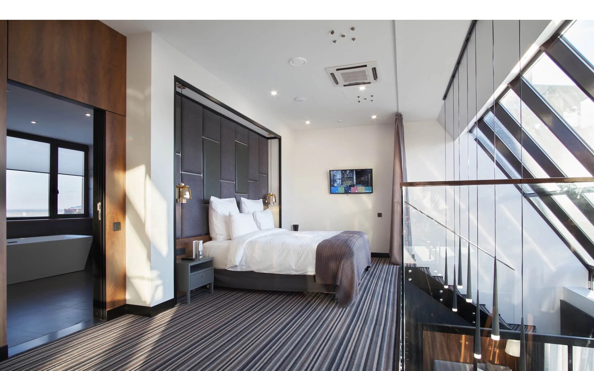 Двухуровневый четырехместный номер