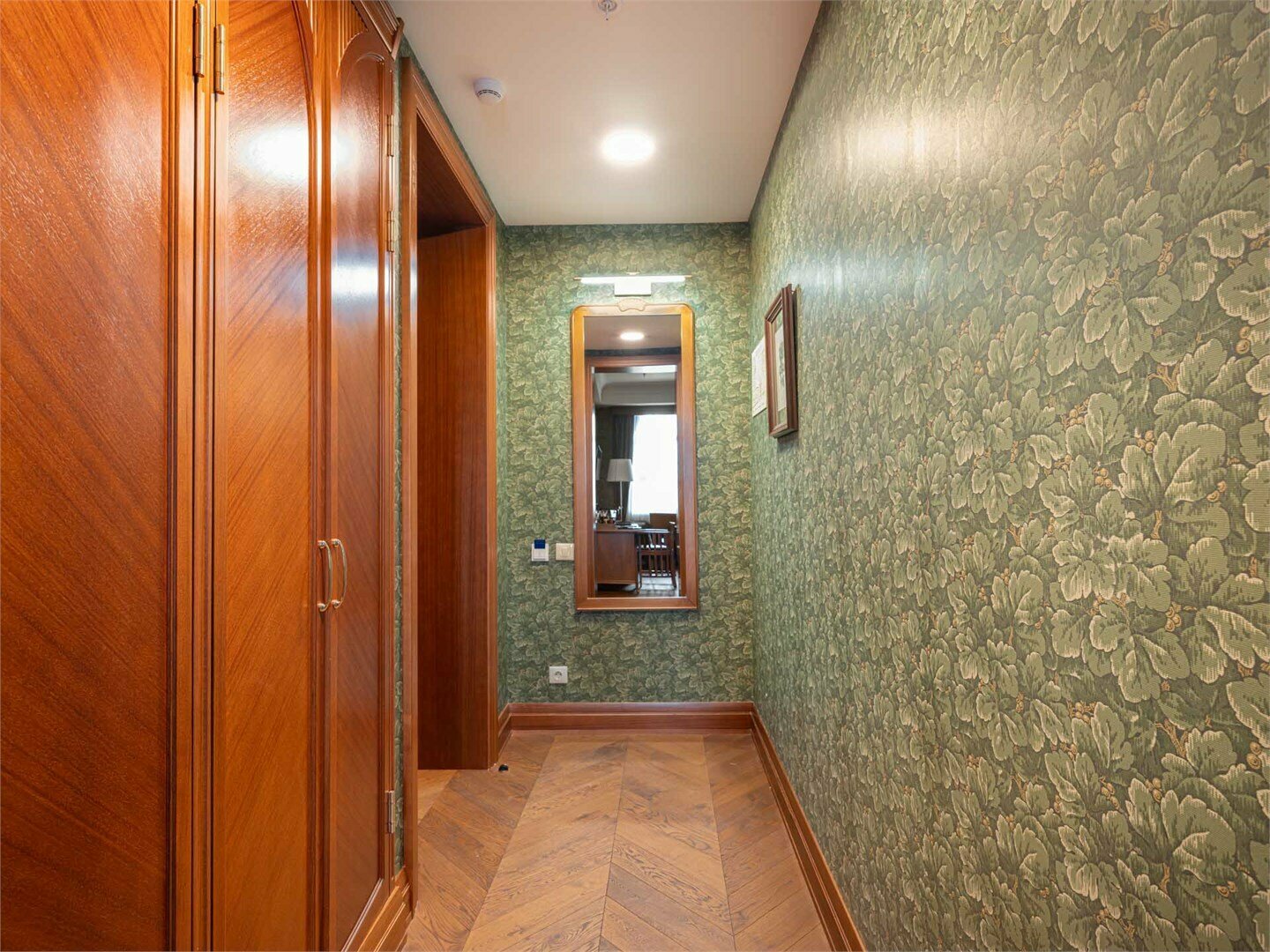 Делюкс Модерн