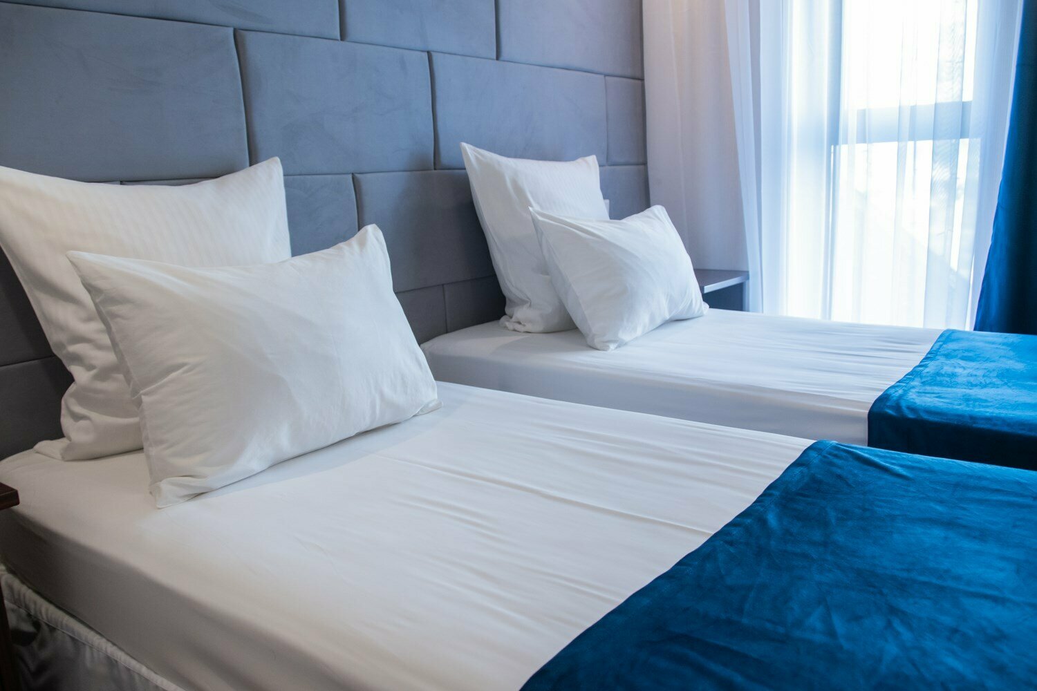 Стандарт "Комфорт"  (раздельные кровати, вид на город) 304