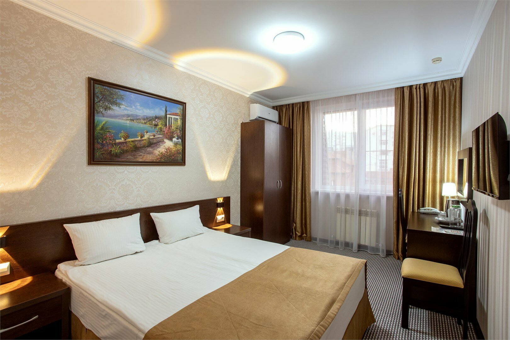 Стандарт с двуспальной кроватью