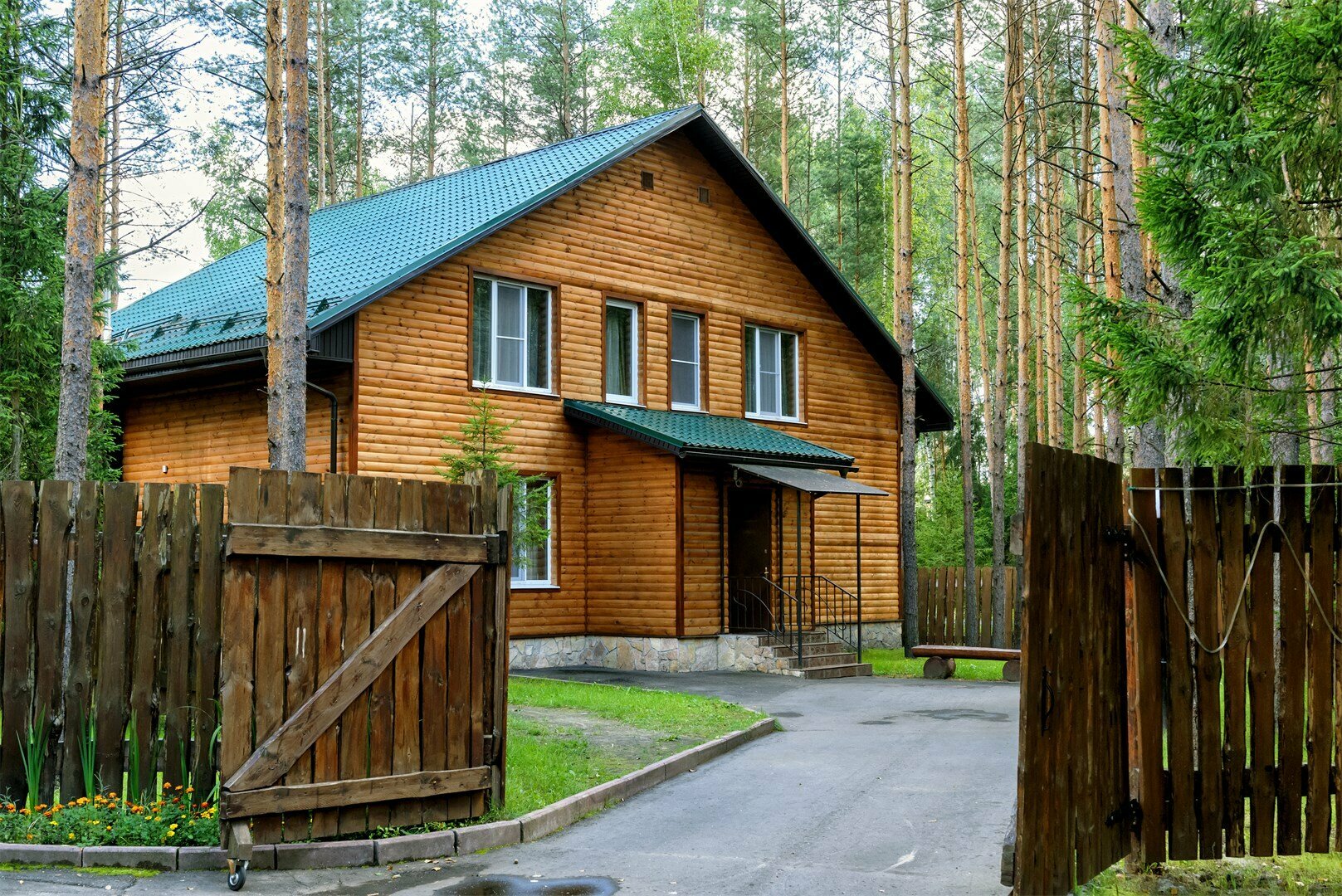 Коттедж с баней