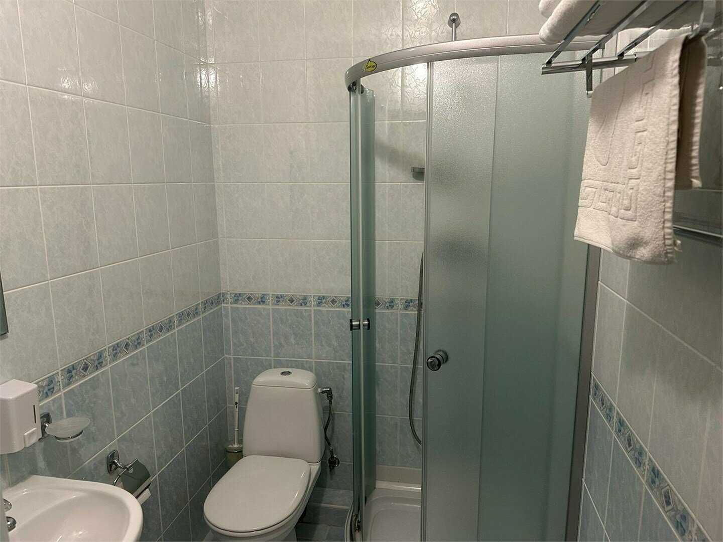 Корпус 1: НОМЕР "СТАНДАРТ УЛУЧШЕННЫЙ" СЕВЕРНЫЙ С БАЛКОНОМ ( 200 метров до моря )