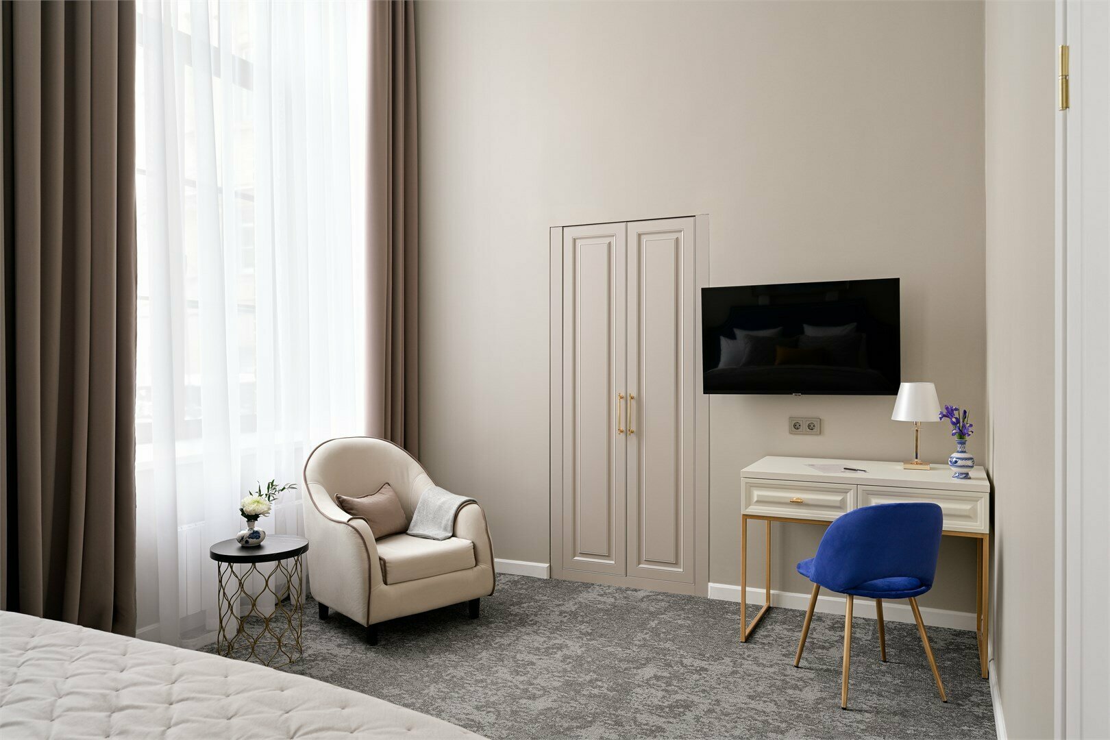 ДЖУНИОР СЬЮТ