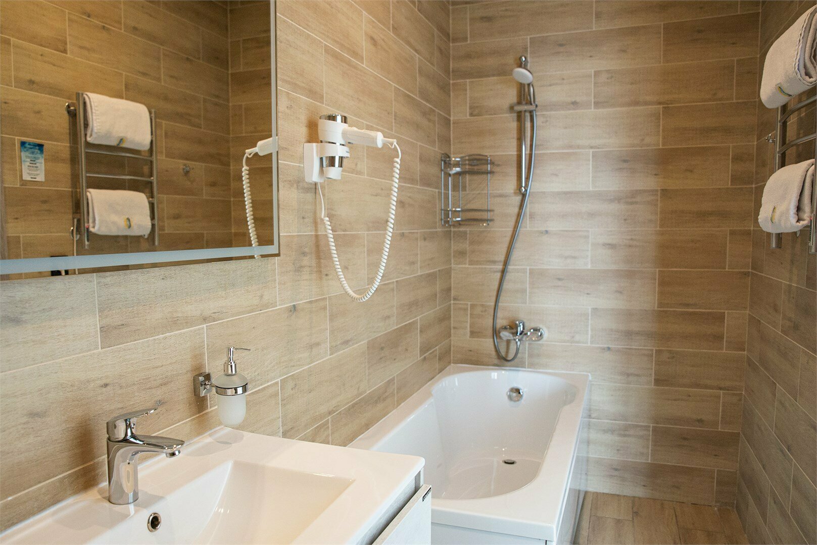 Полулюкс на 3 -м этаже c двуспальной или двумя раздельными кроватями