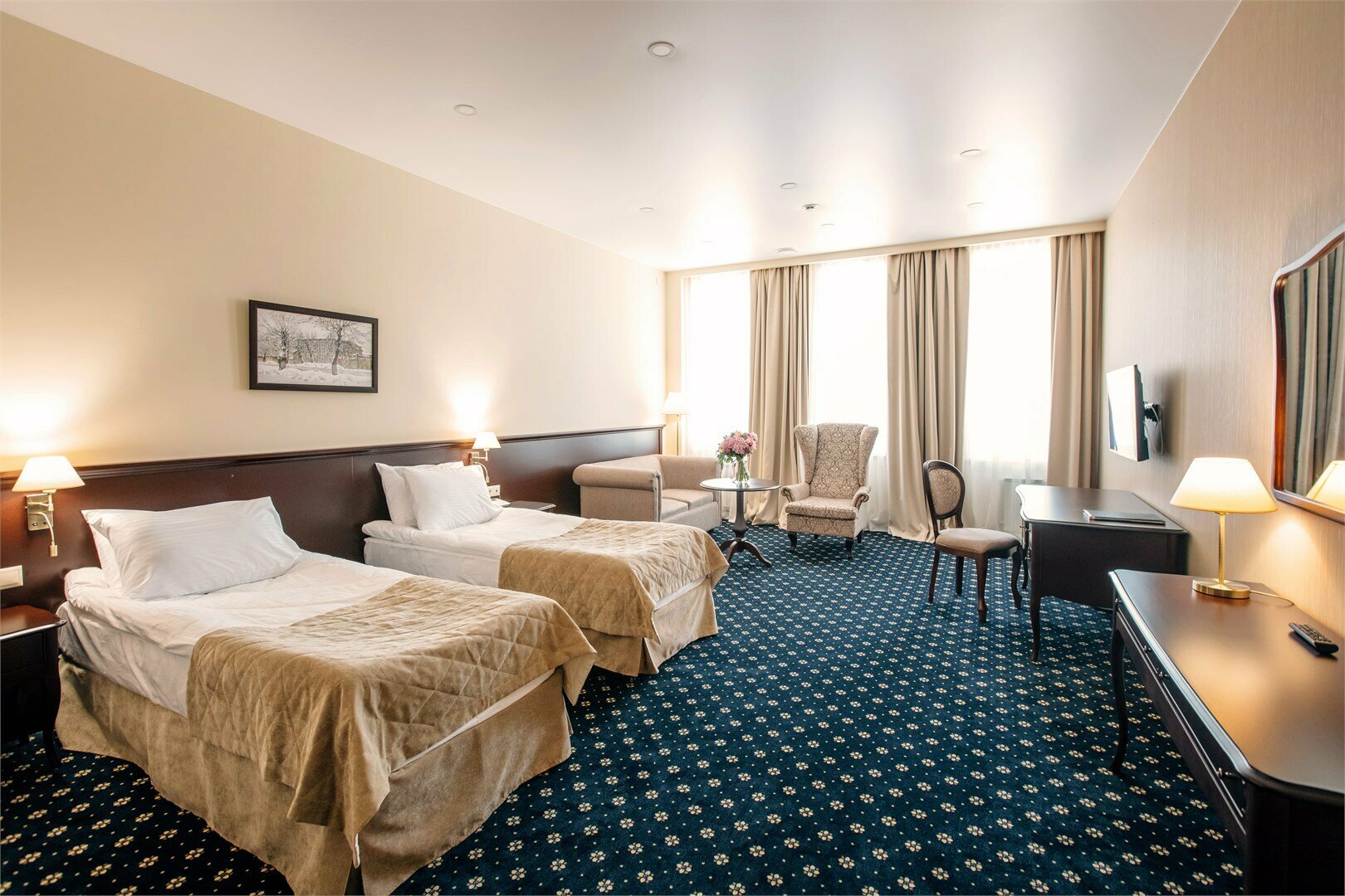 Джуниор Фэмили