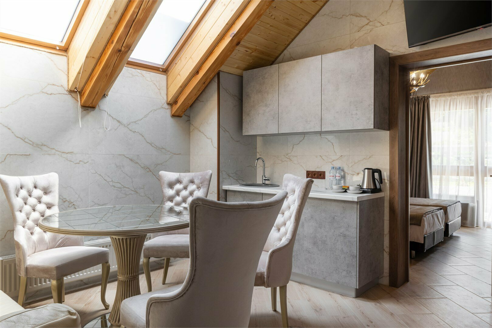 Апартаменты с балконом и видом на горы