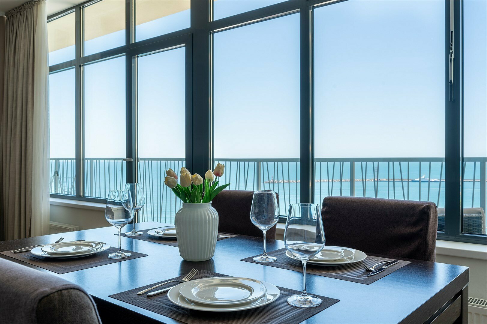 Трехкомнатные апартаменты с двумя спальнями (6-14 этаж)