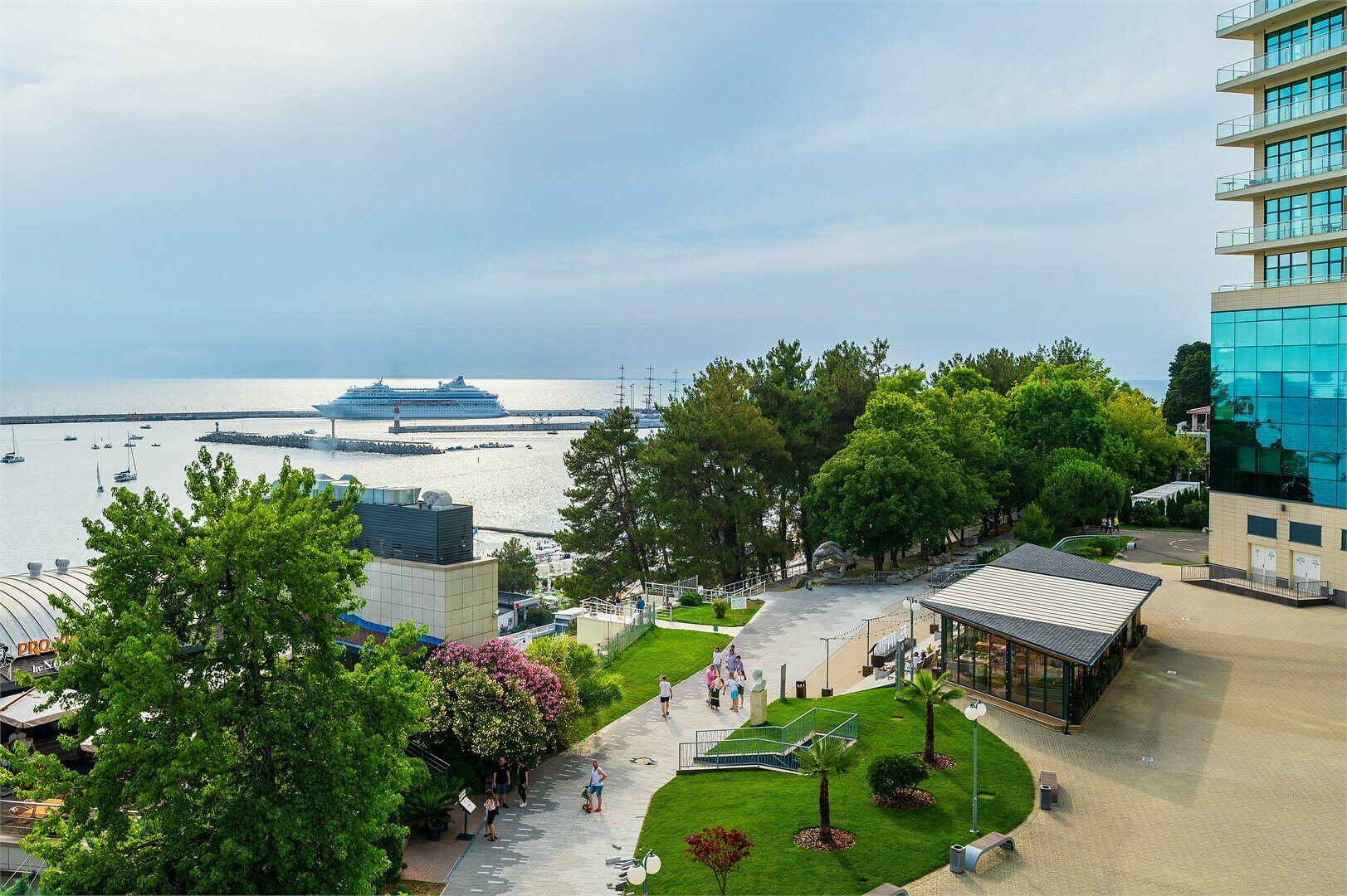 Семейные апартаменты с видом на море (3-5 этаж)